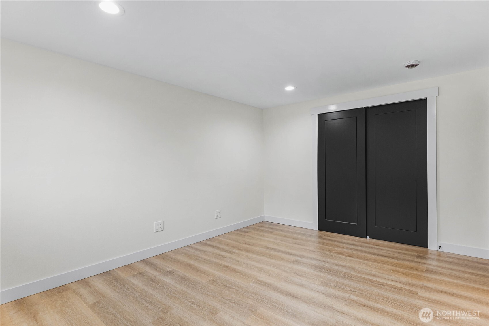 1121 E Guiberson Street