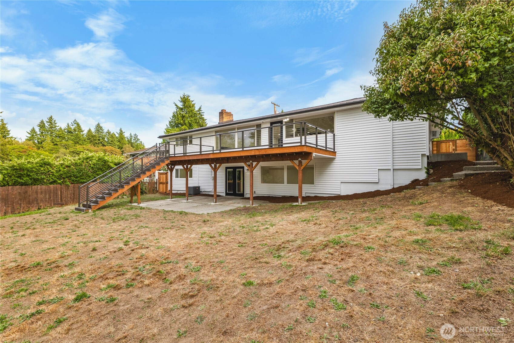 1121 E Guiberson Street