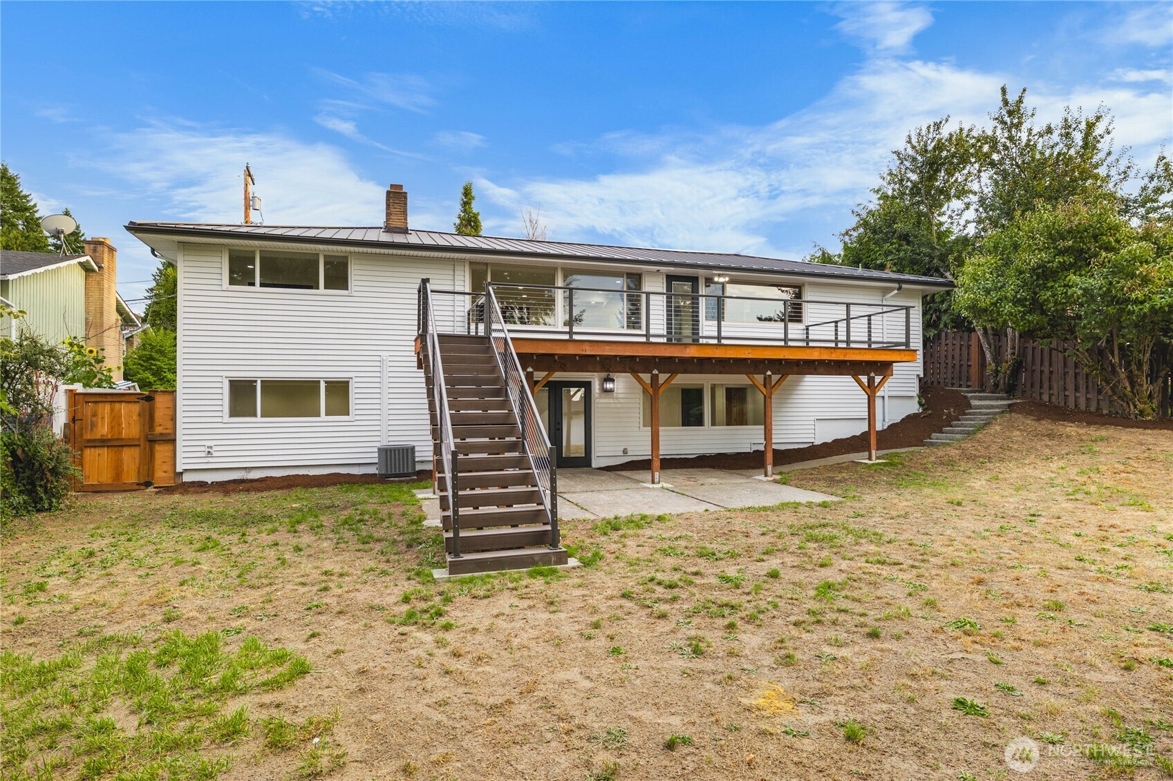 1121 E Guiberson Street