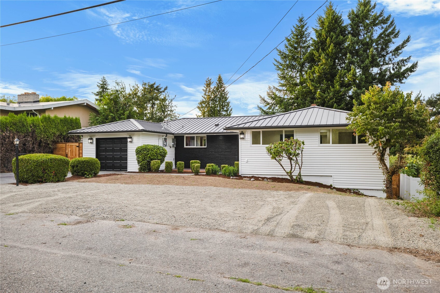 1121 E Guiberson Street