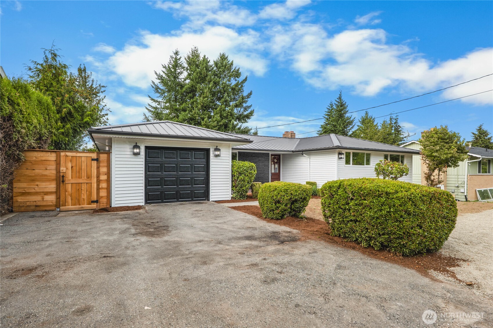 1121 E Guiberson Street