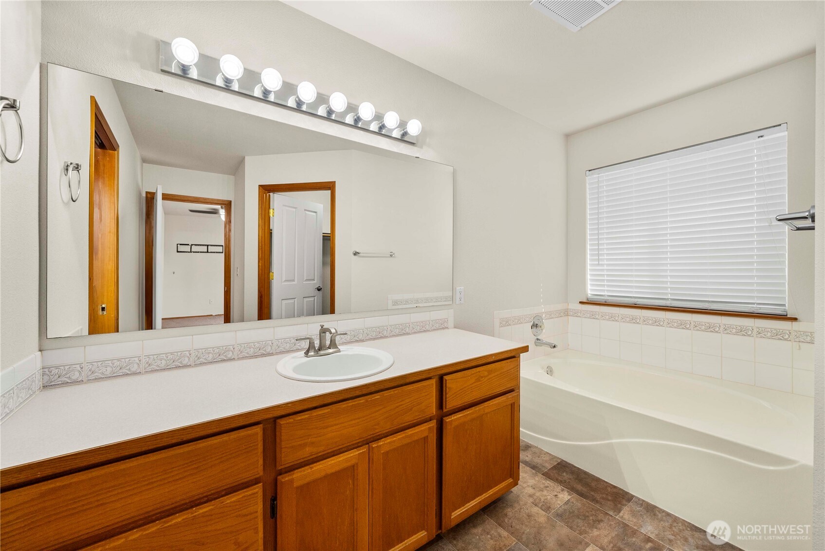 19018 104th Avenue E