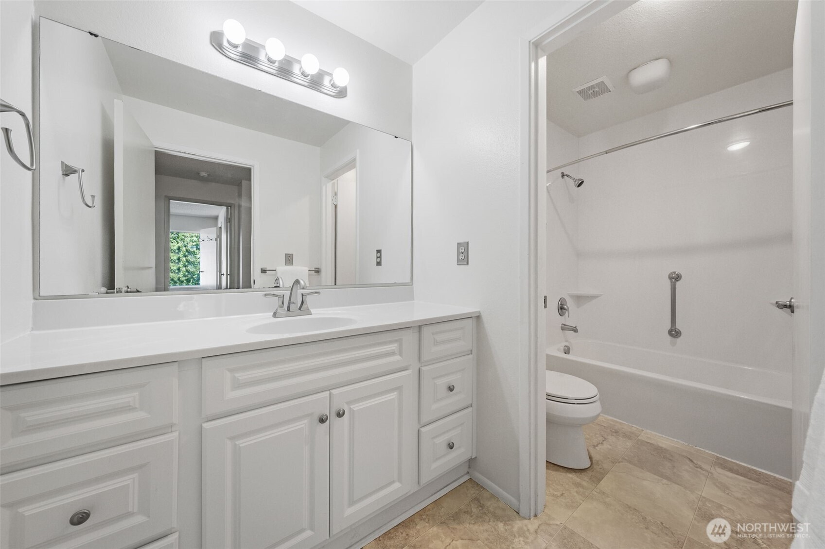5620 200th Street SW Unit: A204