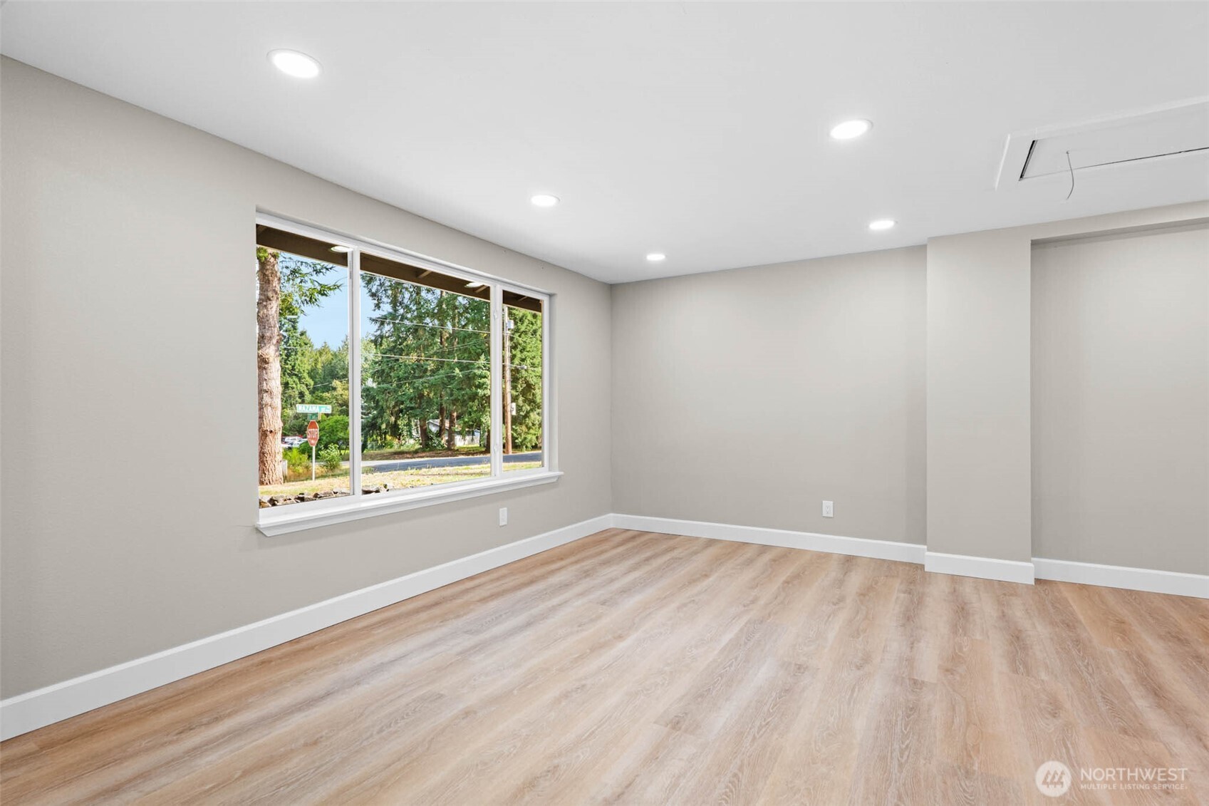 7629 Mazama Street SW