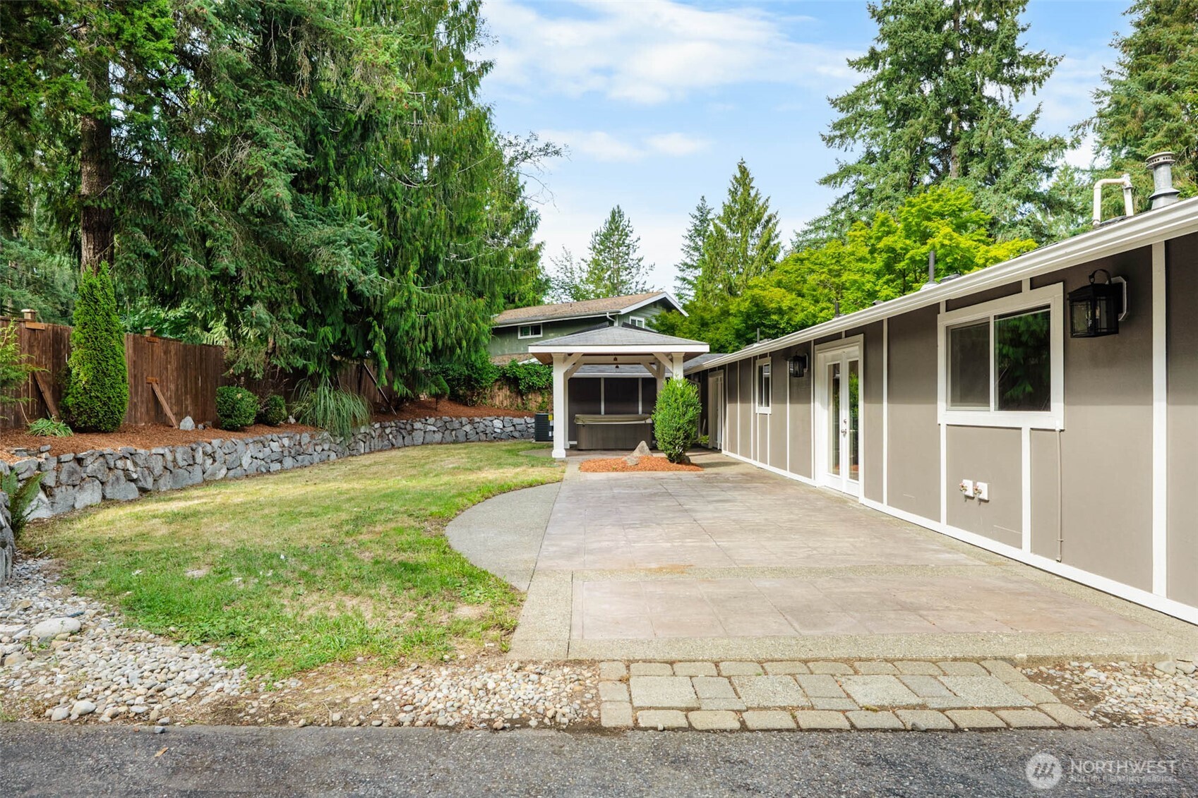 7629 Mazama Street SW