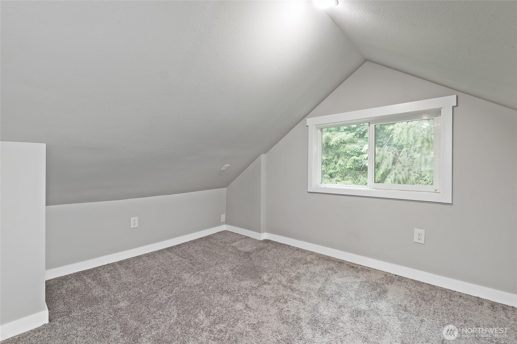 532 Eskridge Way SE