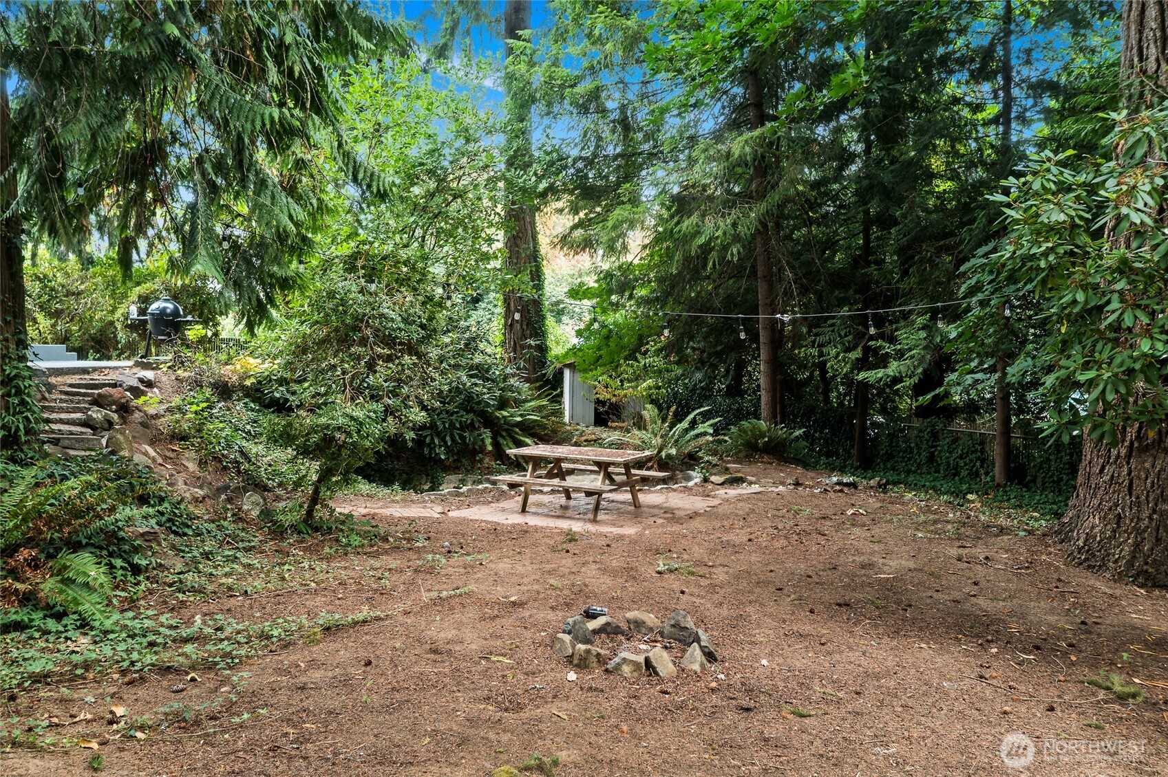 532 Eskridge Way SE