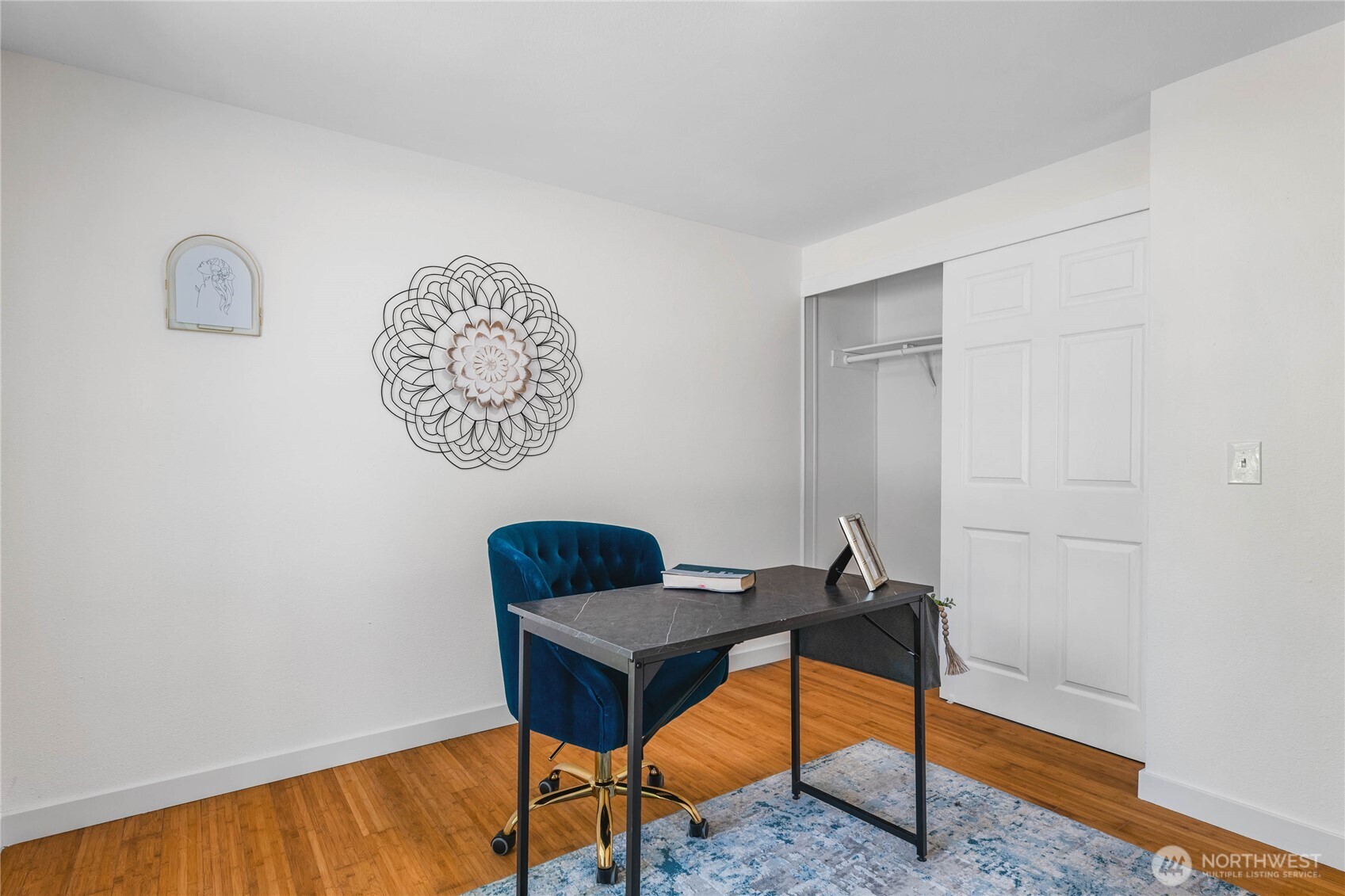 9928 Whitecap Drive NW