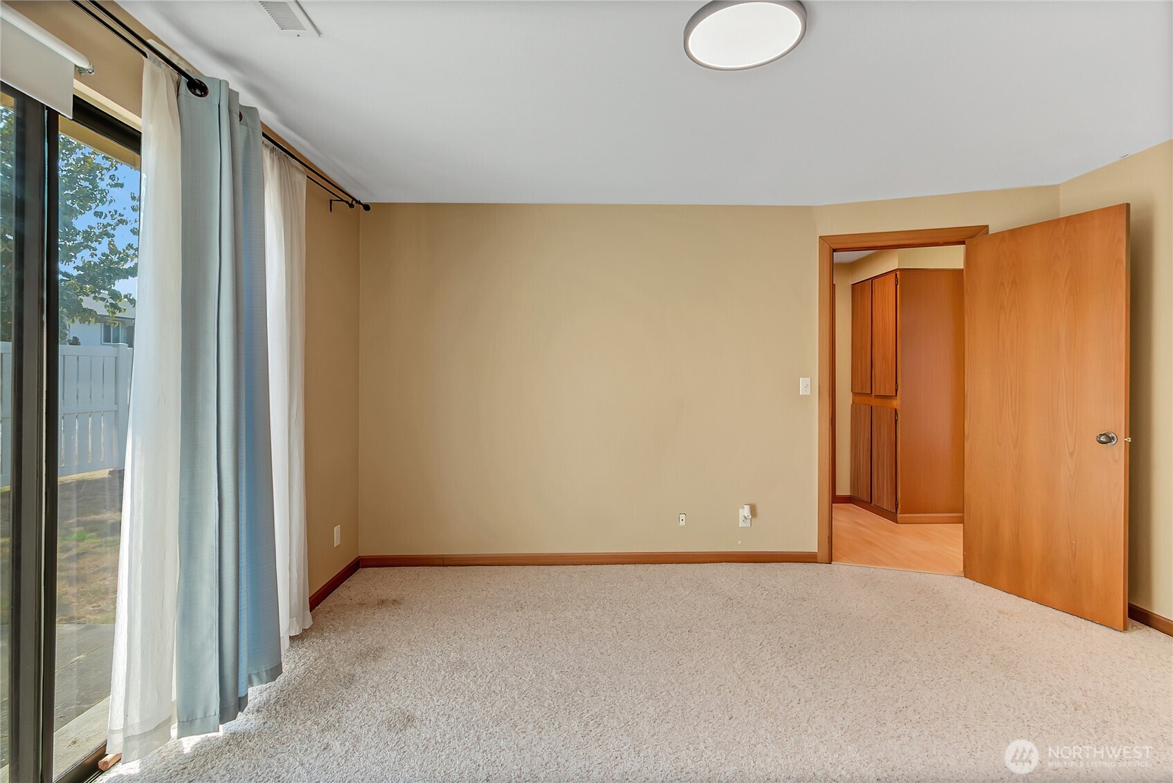 1905 F Street SE Unit: F19