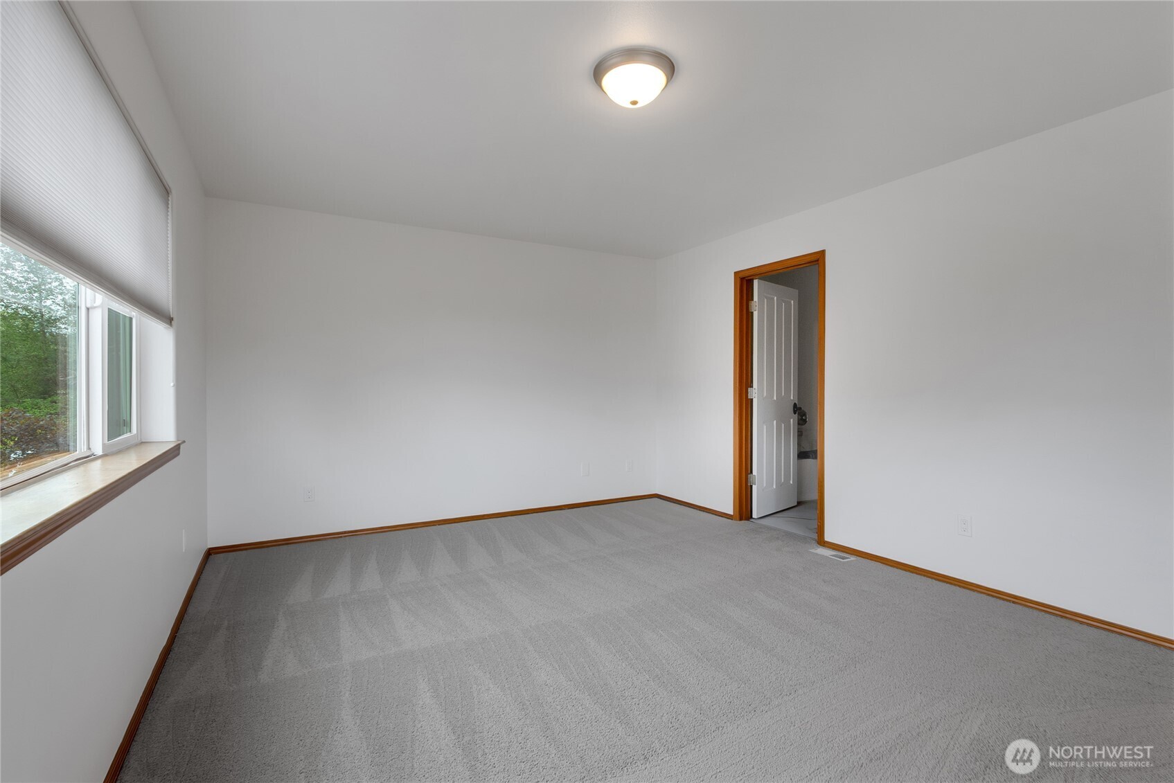 854 Center Street W