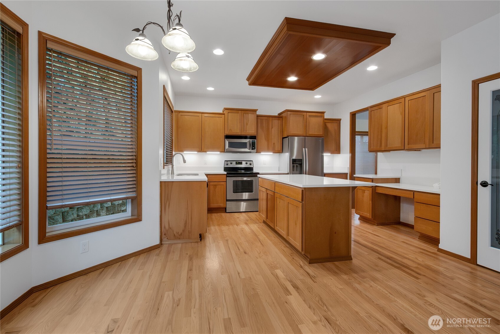 854 Center Street W