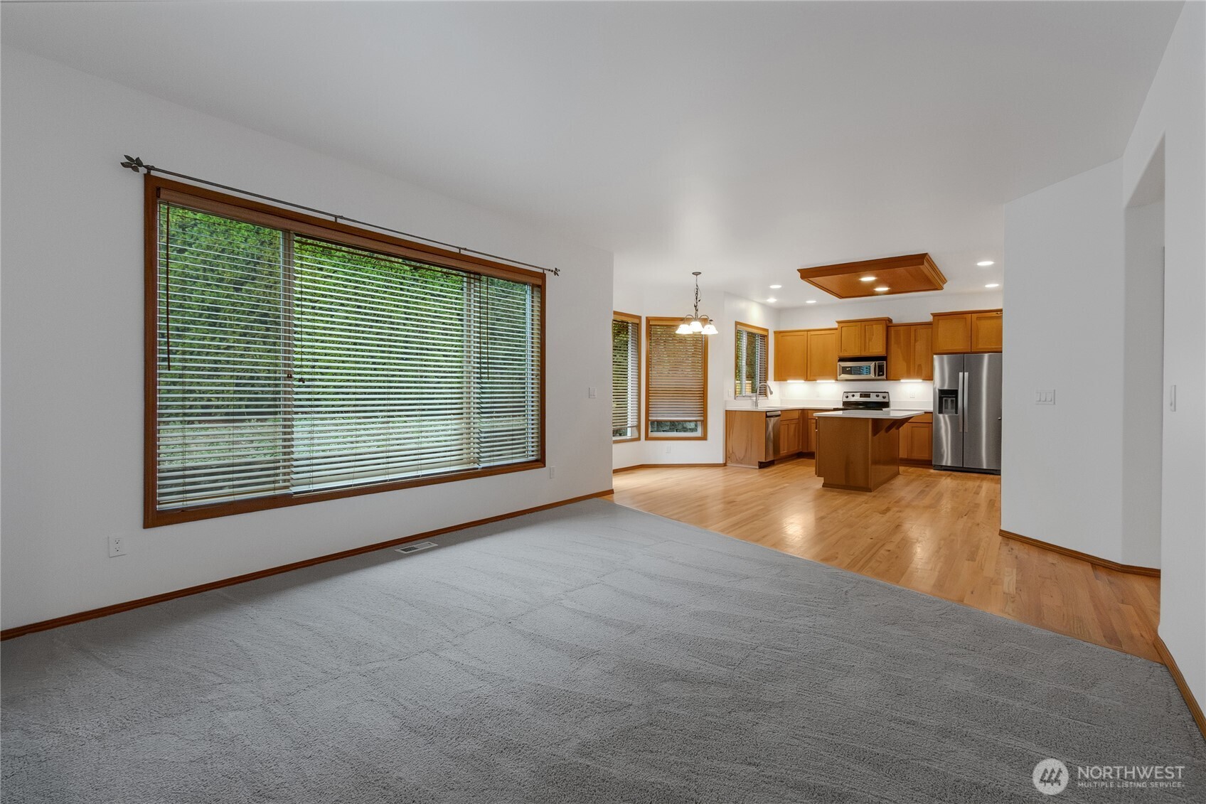 854 Center Street W