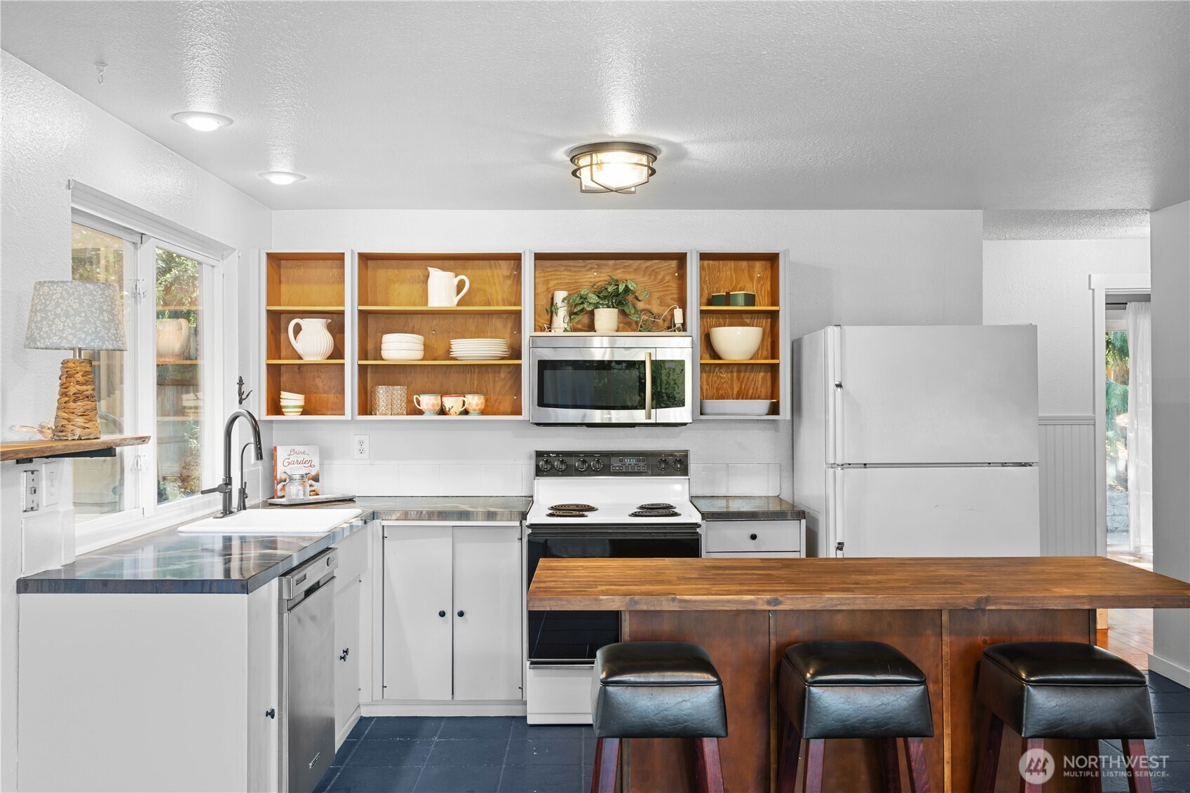 2507 Crater Lake Court