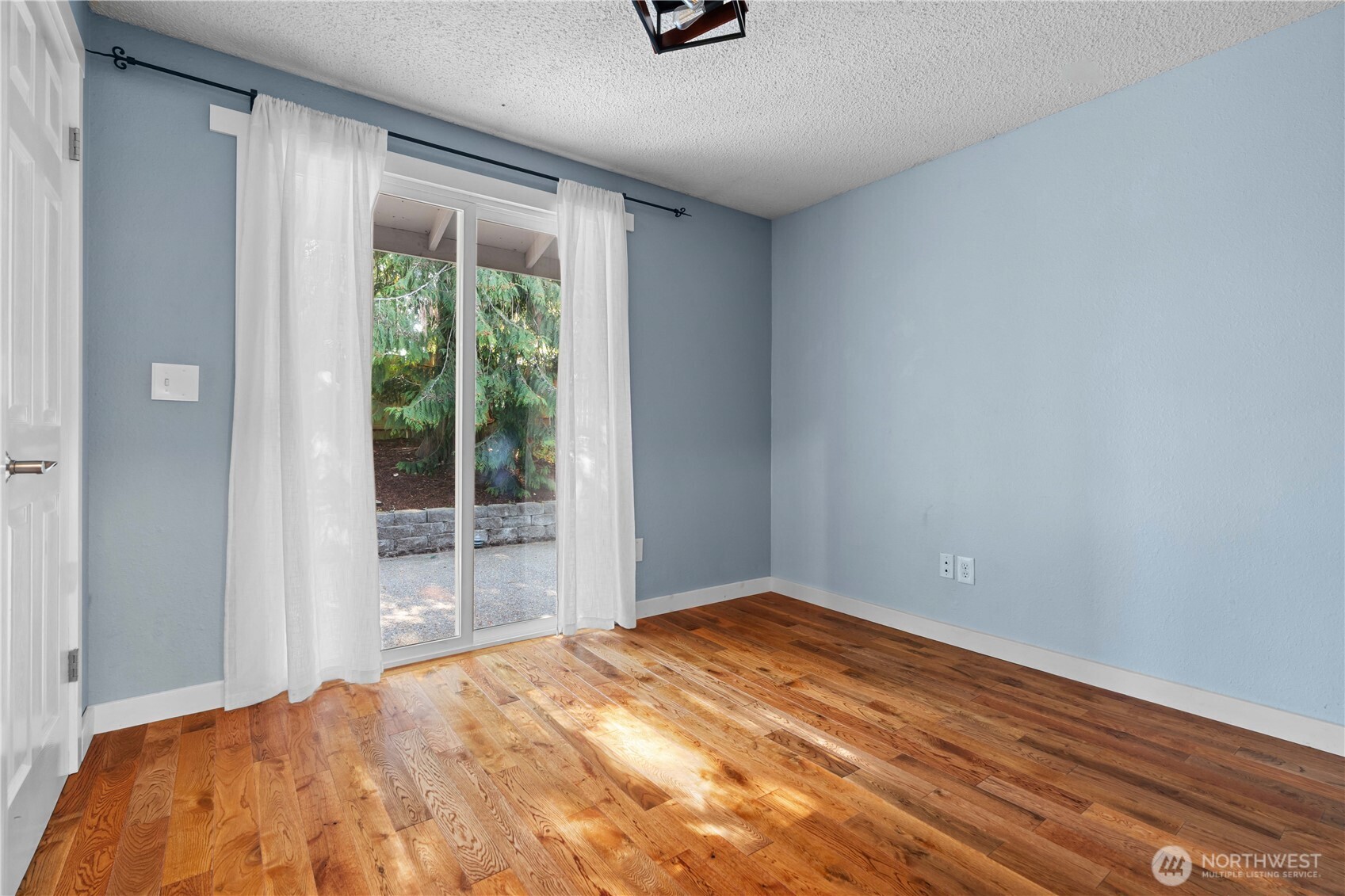 2507 Crater Lake Court