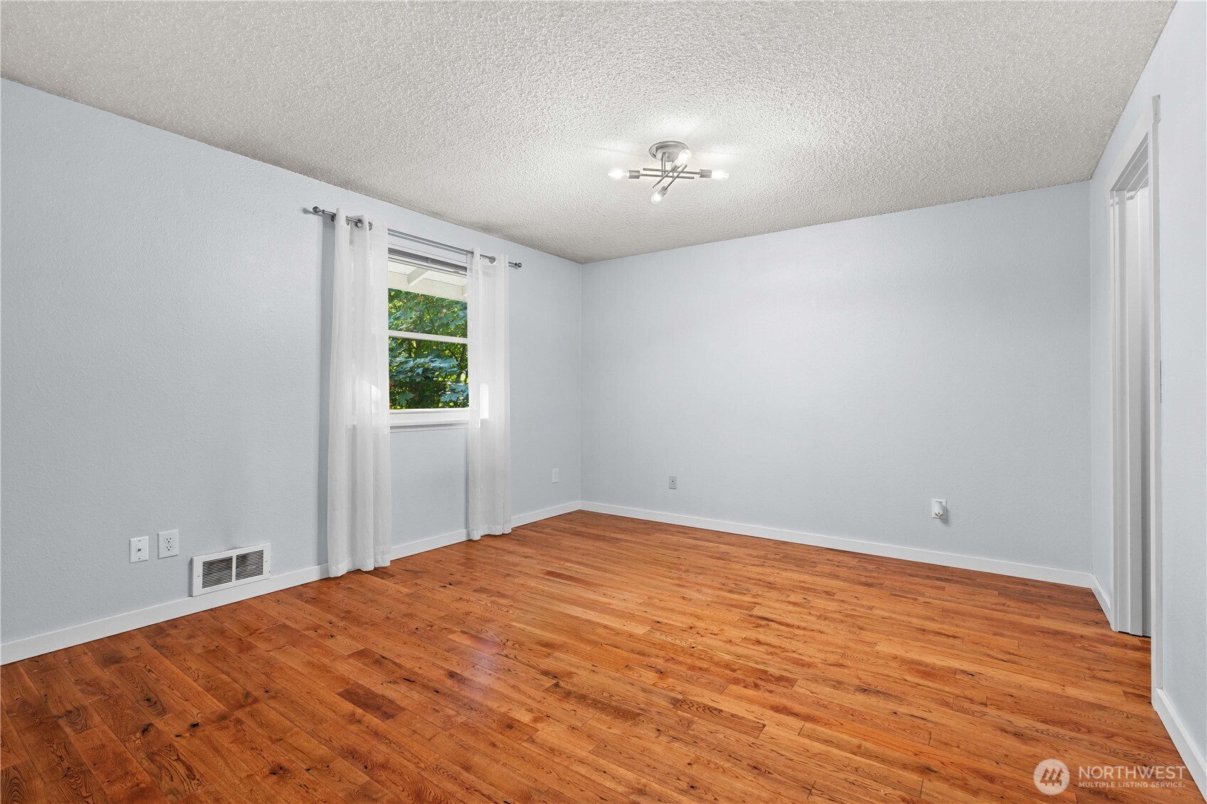 2507 Crater Lake Court