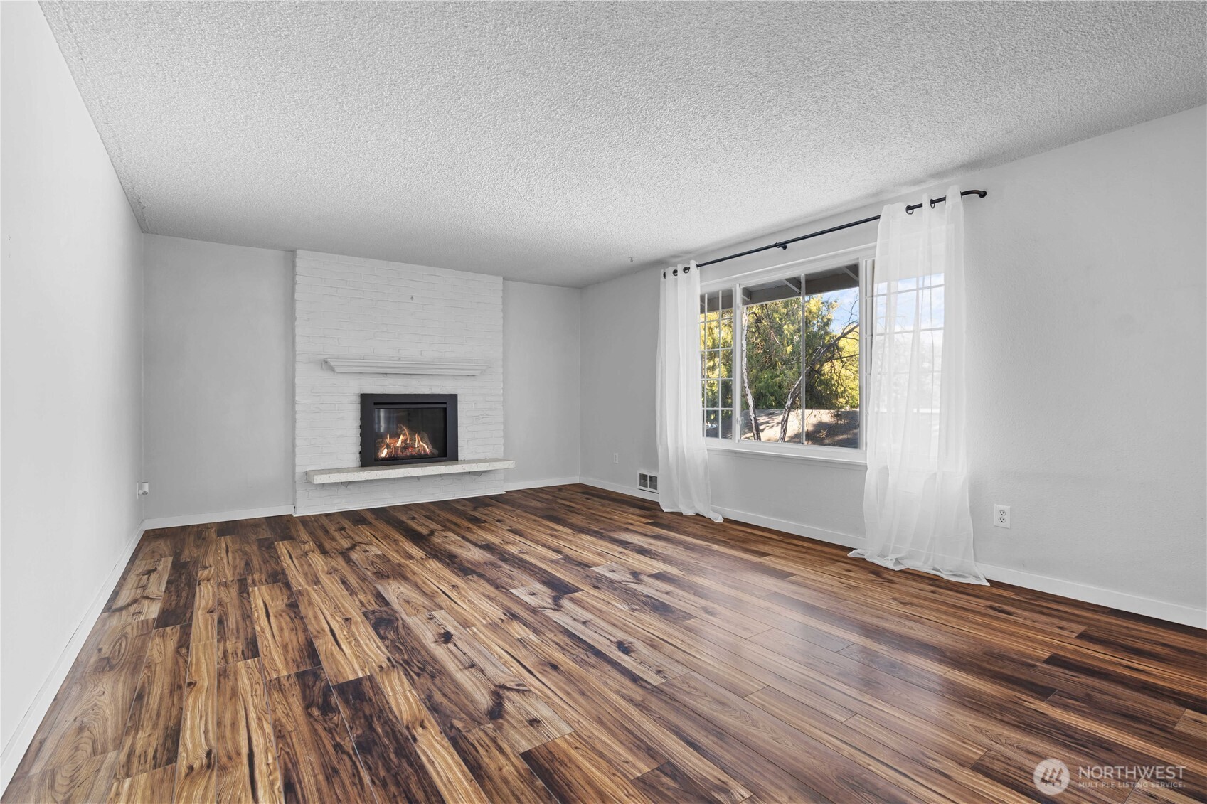 2507 Crater Lake Court