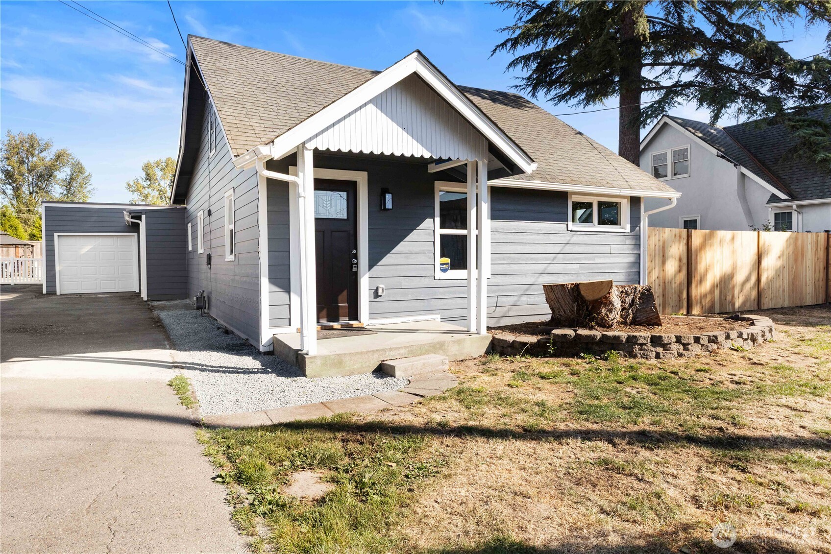 639 Elizabeth St