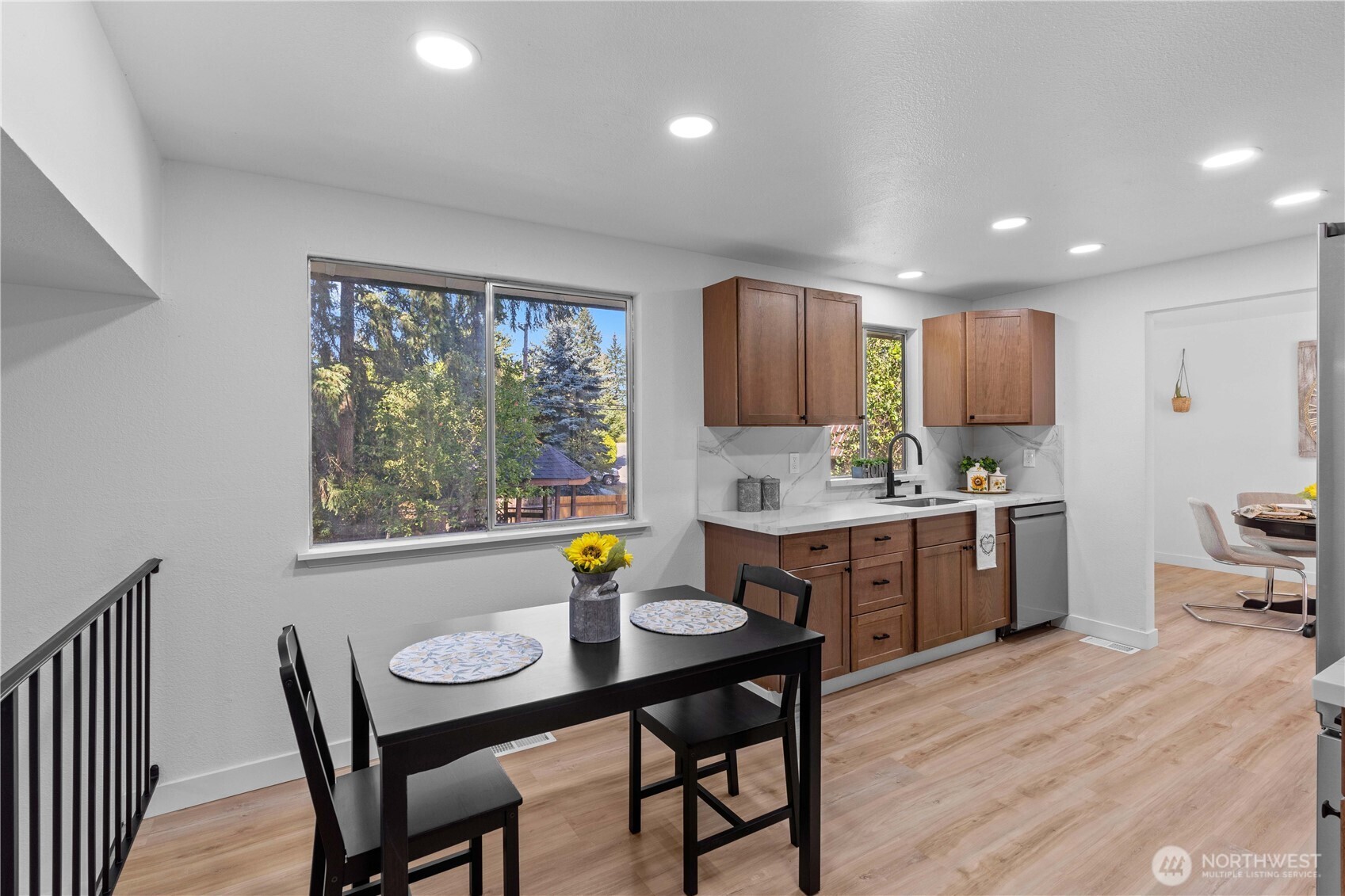16015 13th Avenue E