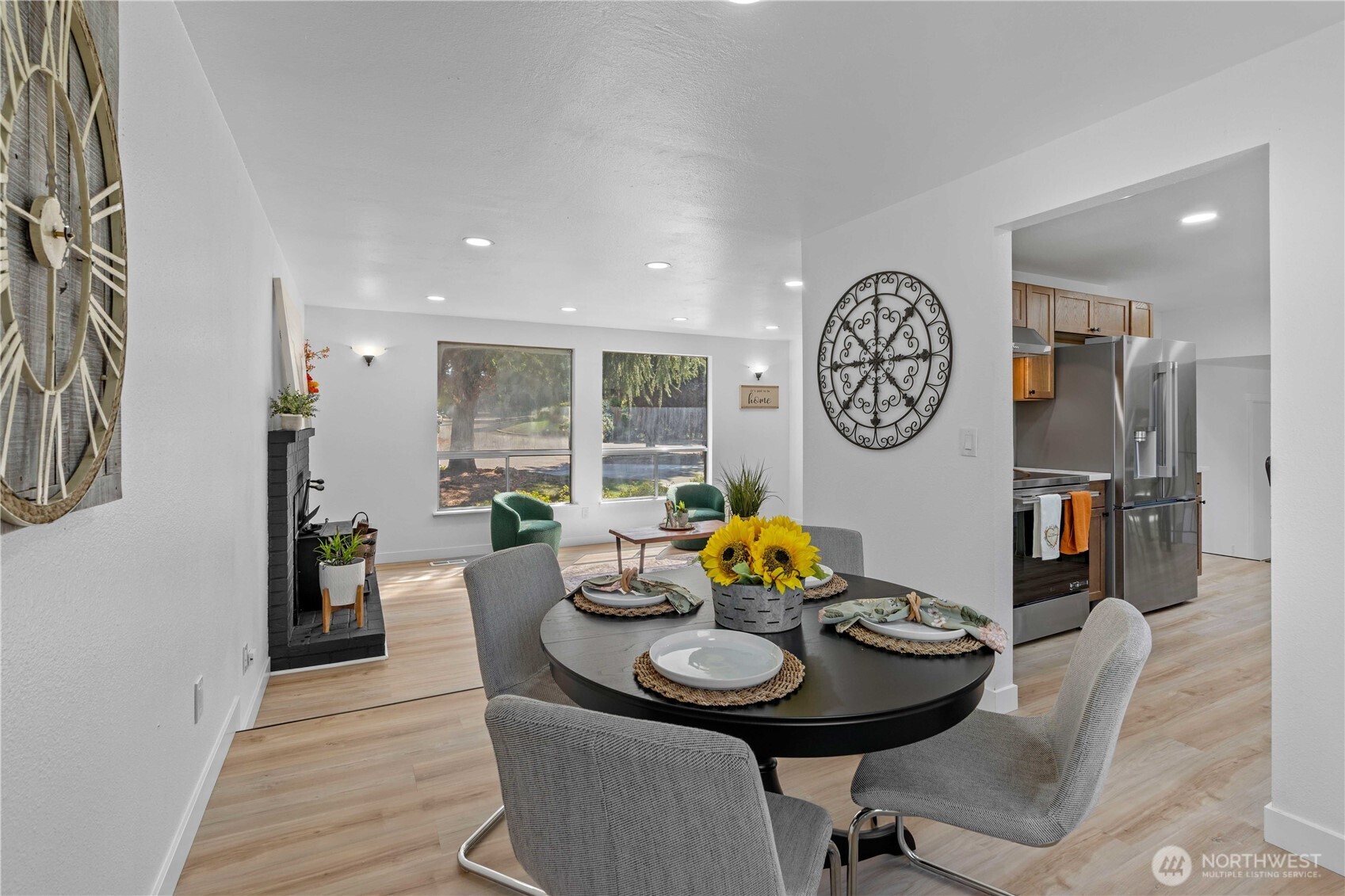 16015 13th Avenue E