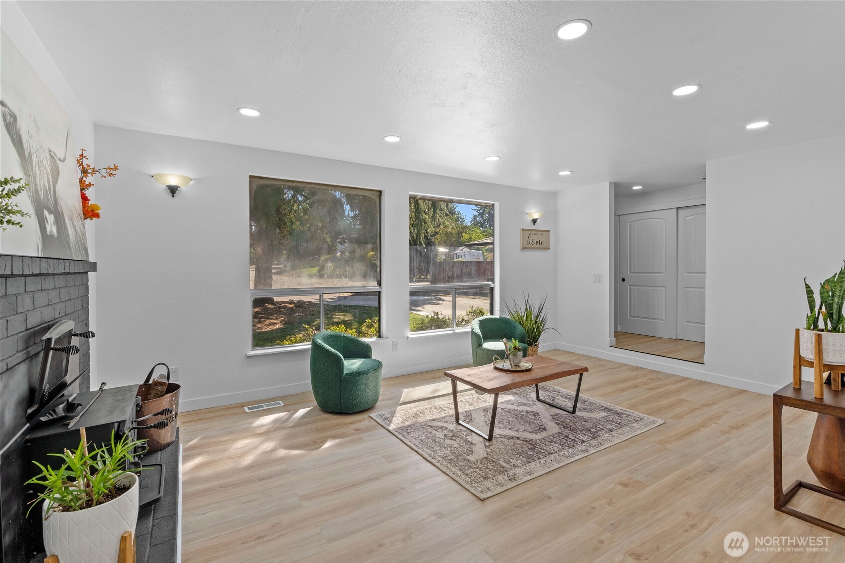 16015 13th Avenue E