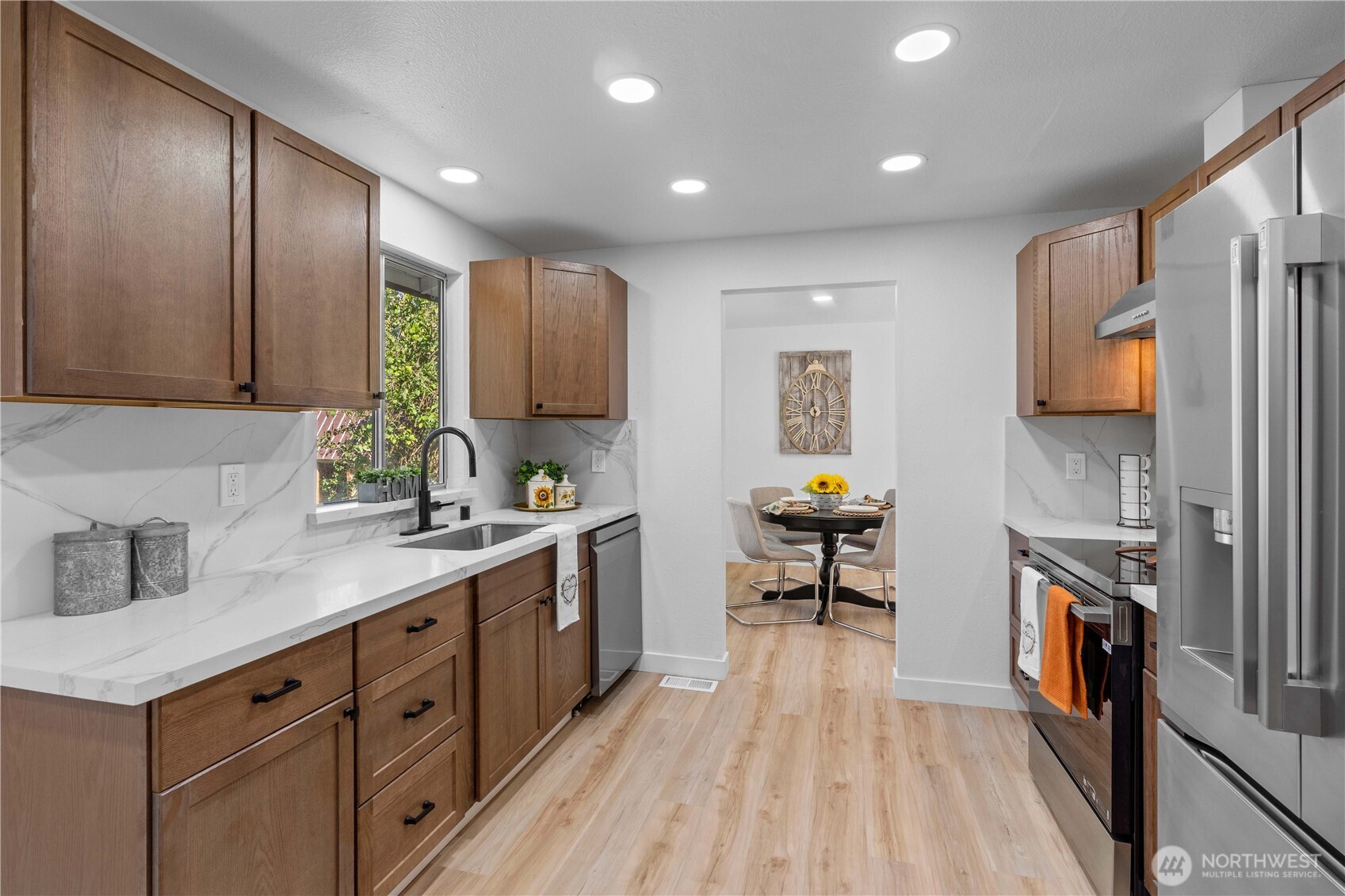 16015 13th Avenue E