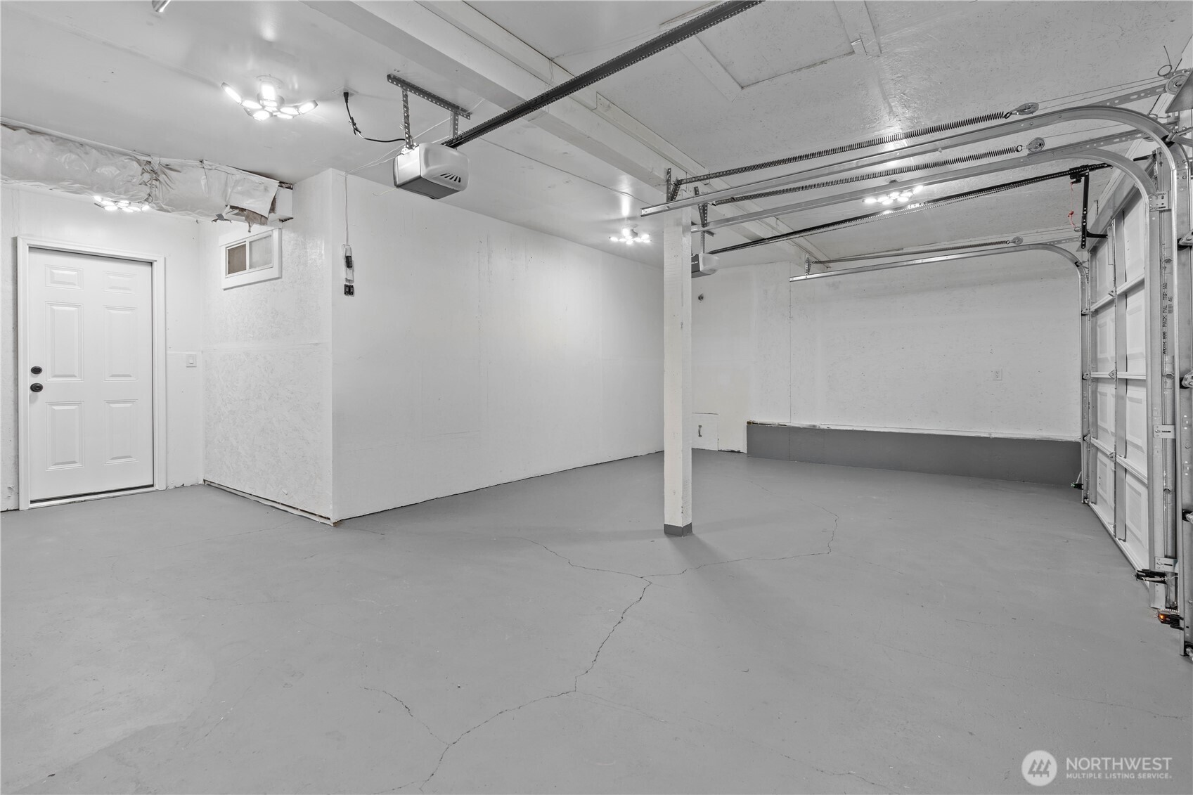 16015 13th Avenue E