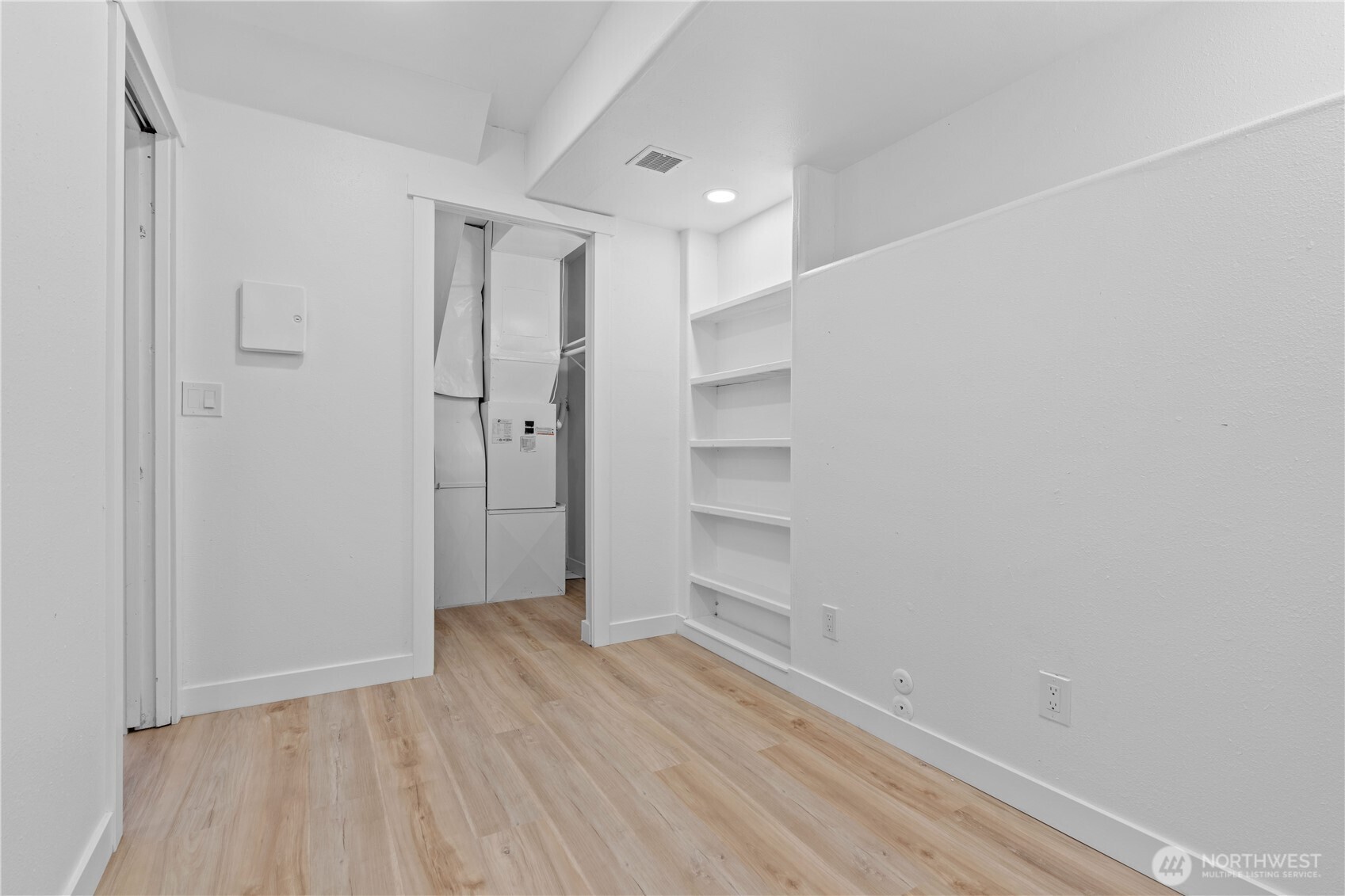 16015 13th Avenue E