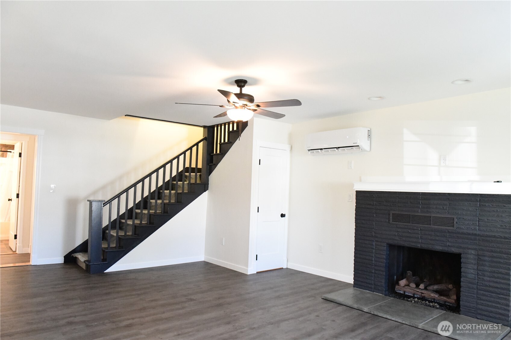 507 Center St W