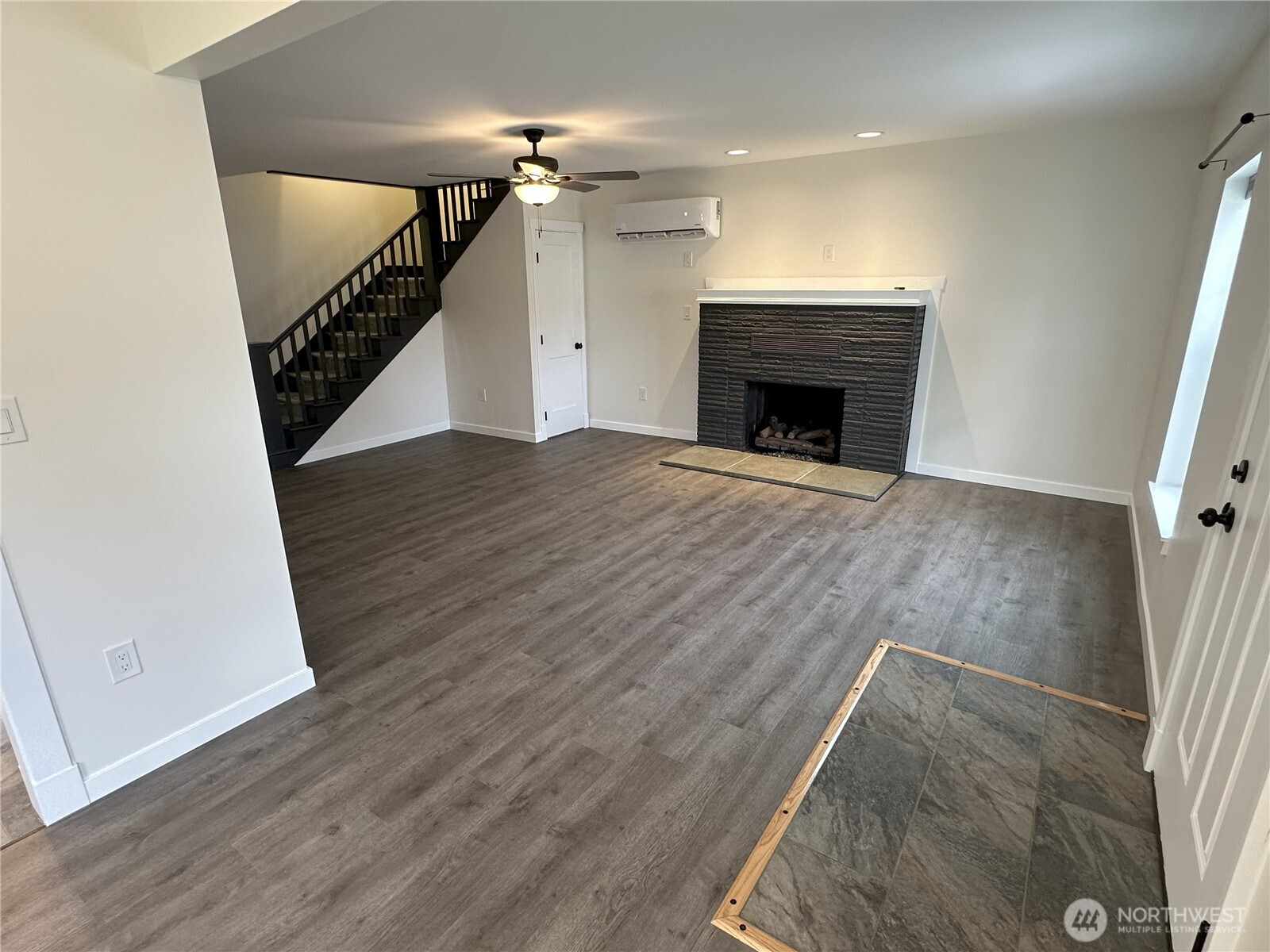 507 Center St W