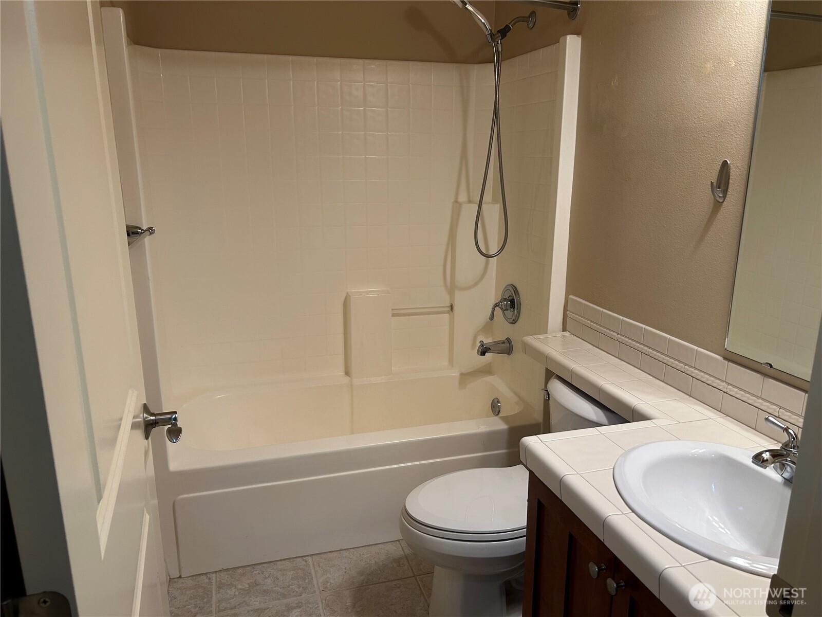 2440 S Steele Street Unit: 111