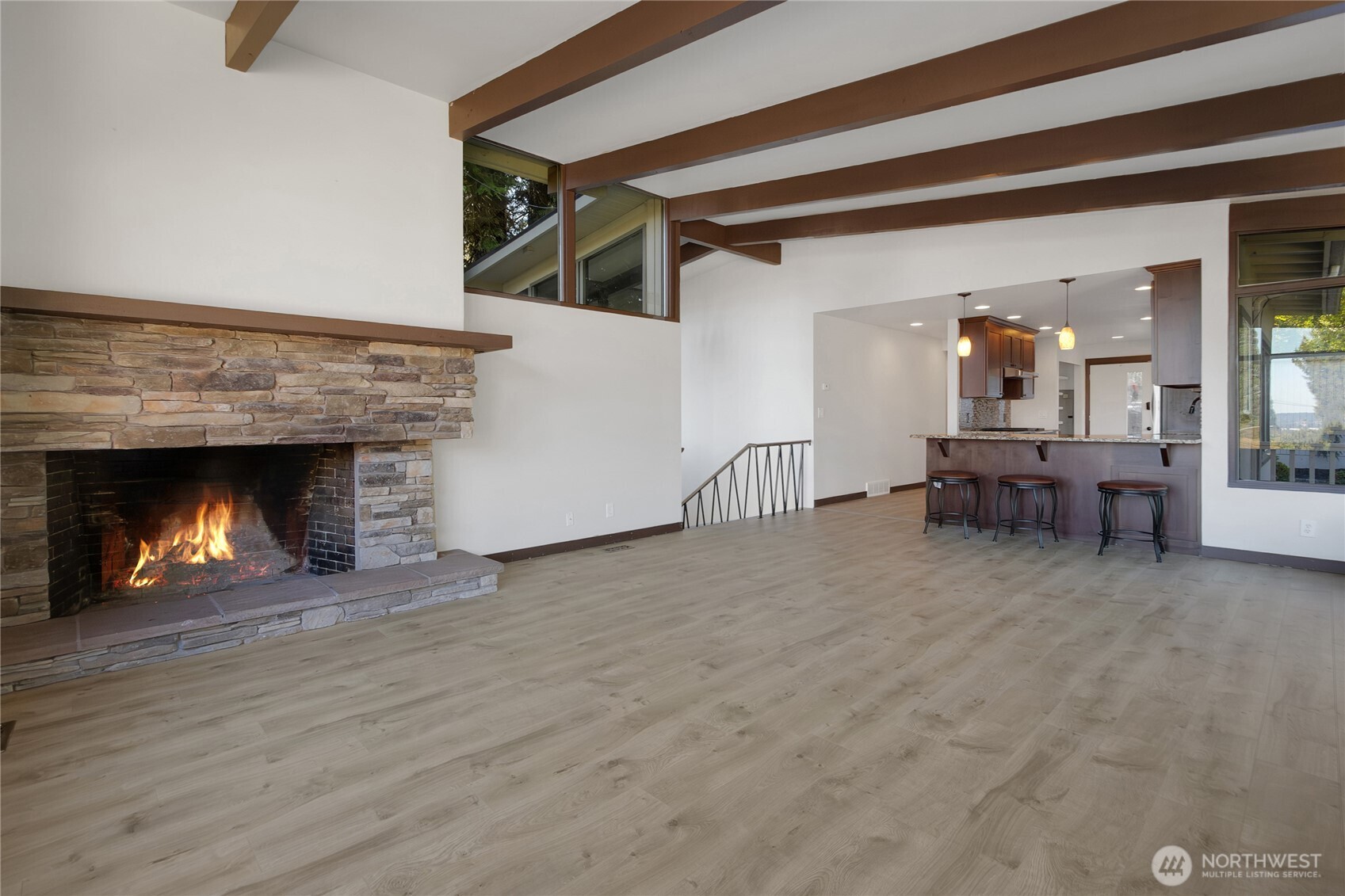 8726 Fruitland Avenue E