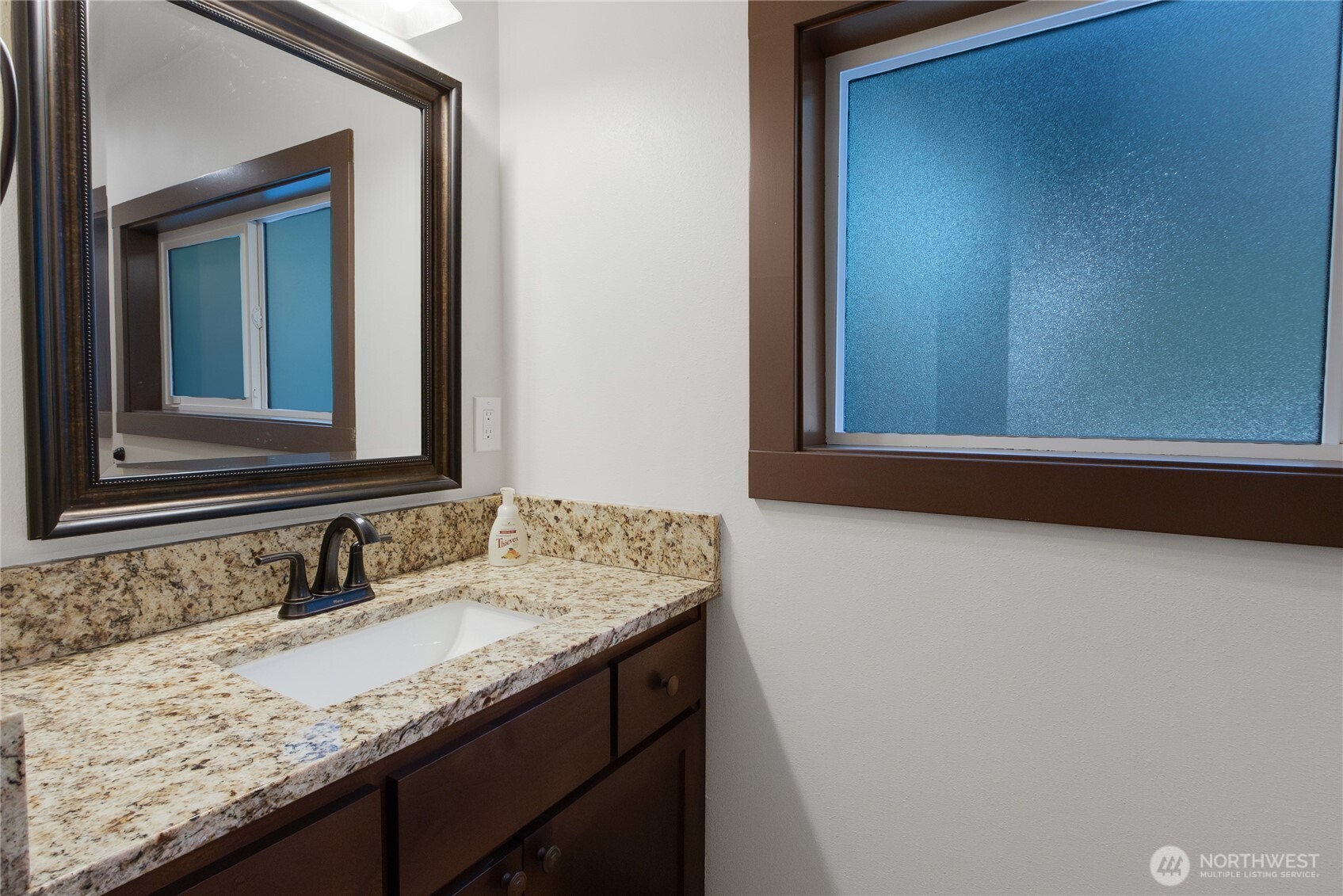 8726 Fruitland Avenue E