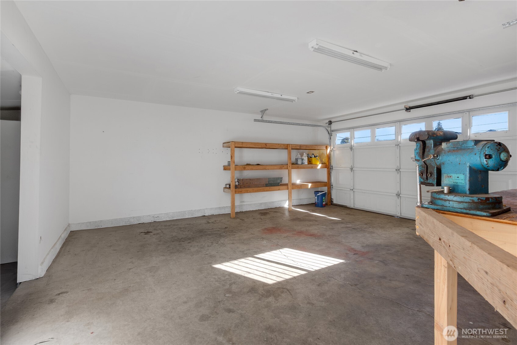 8726 Fruitland Avenue E