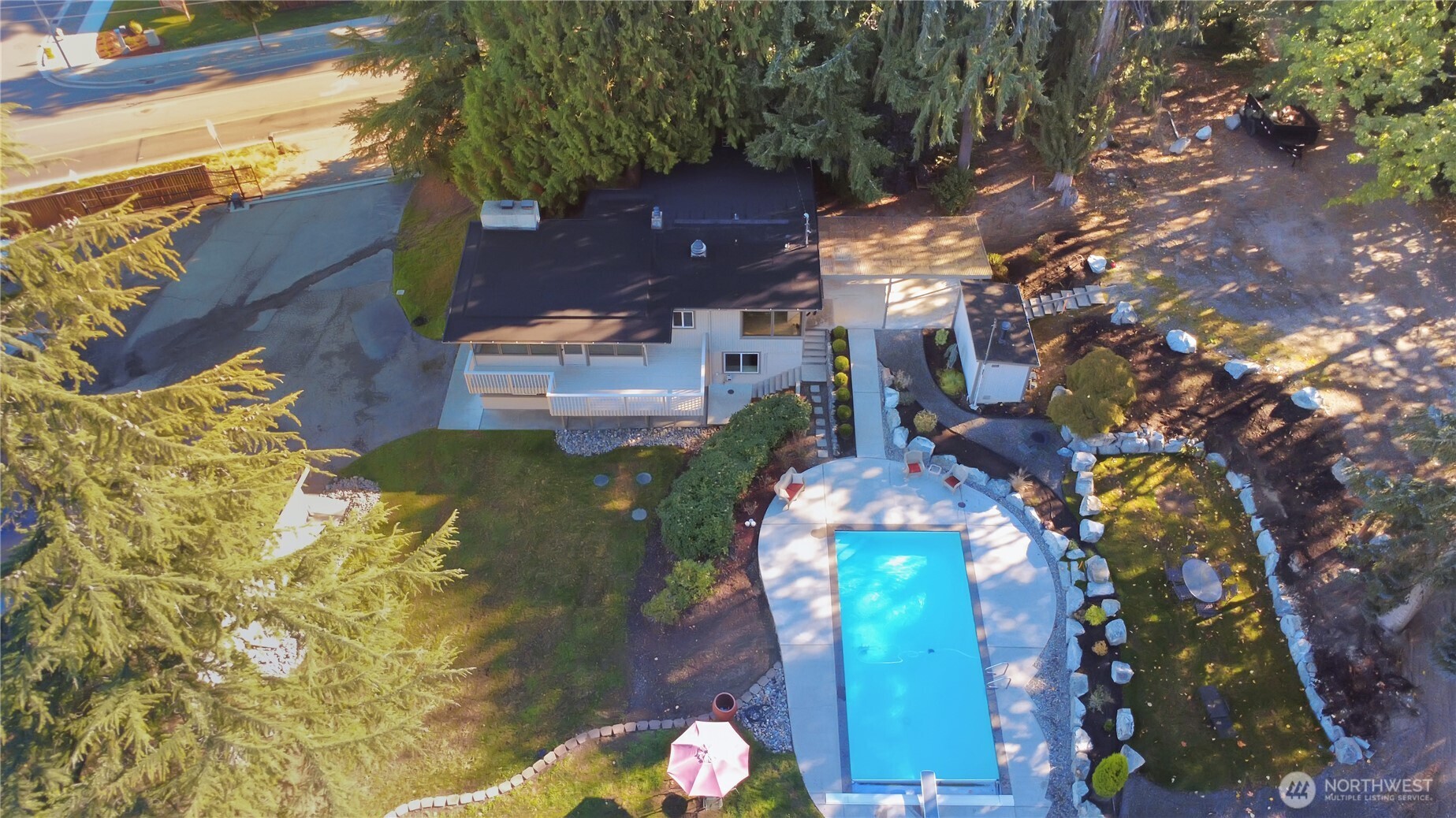 8726 Fruitland Avenue E