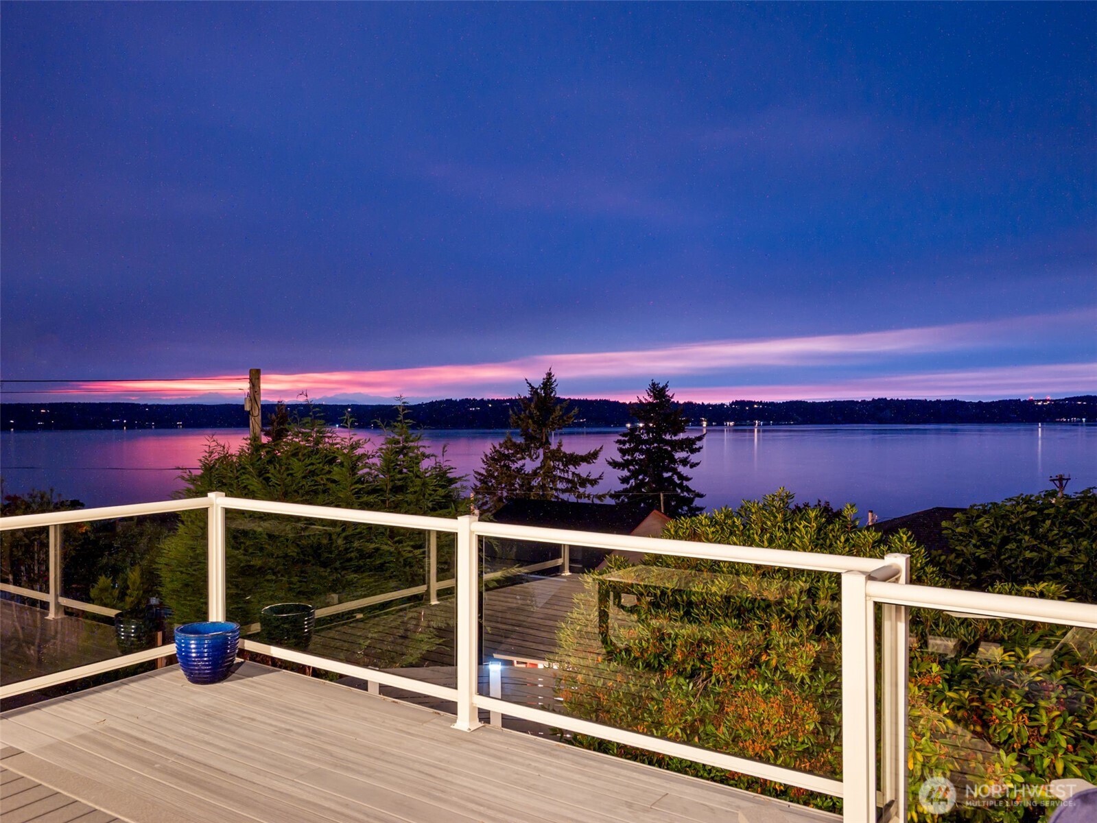 8424 East Side Drive NE