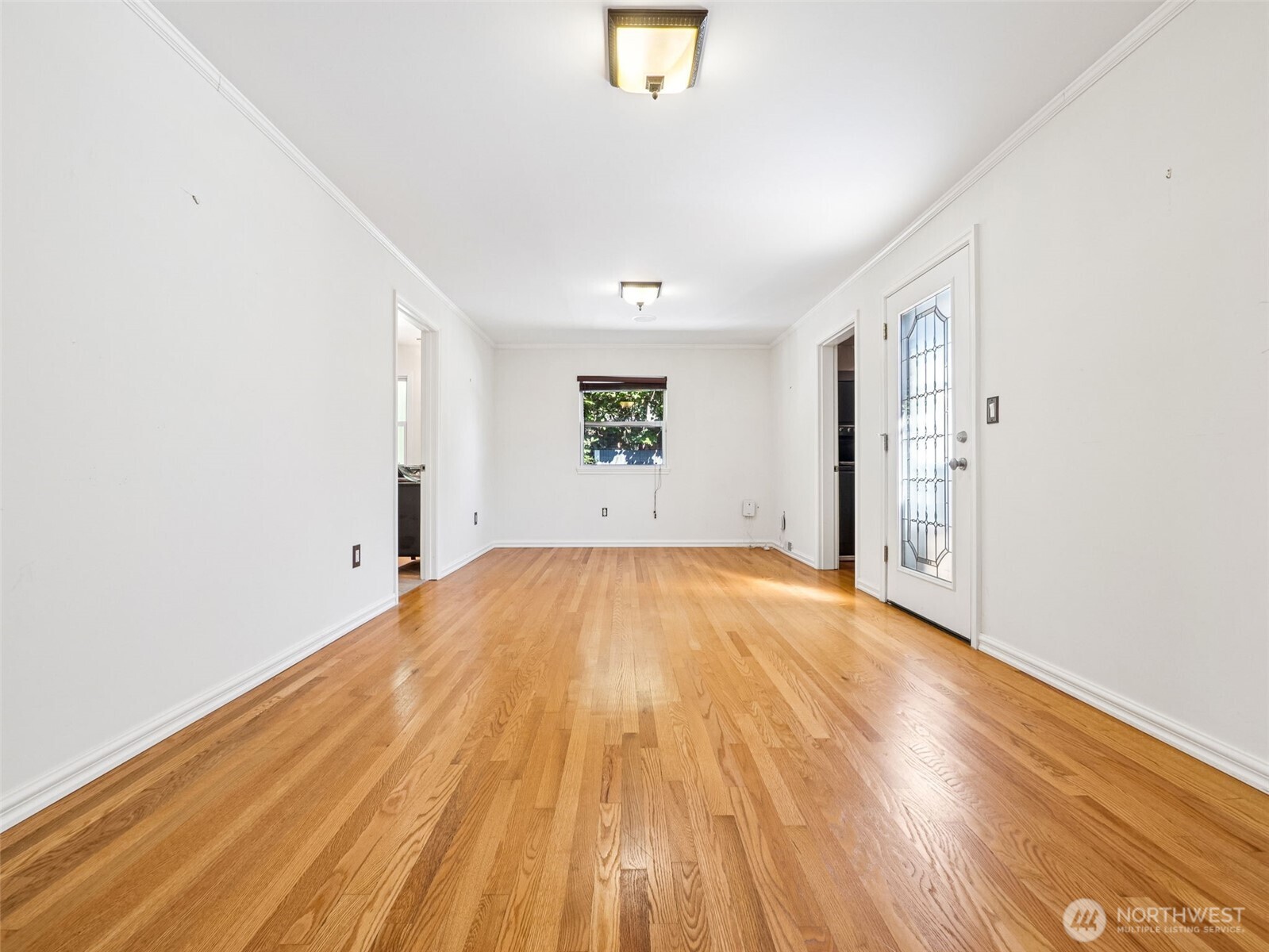 8424 East Side Drive NE