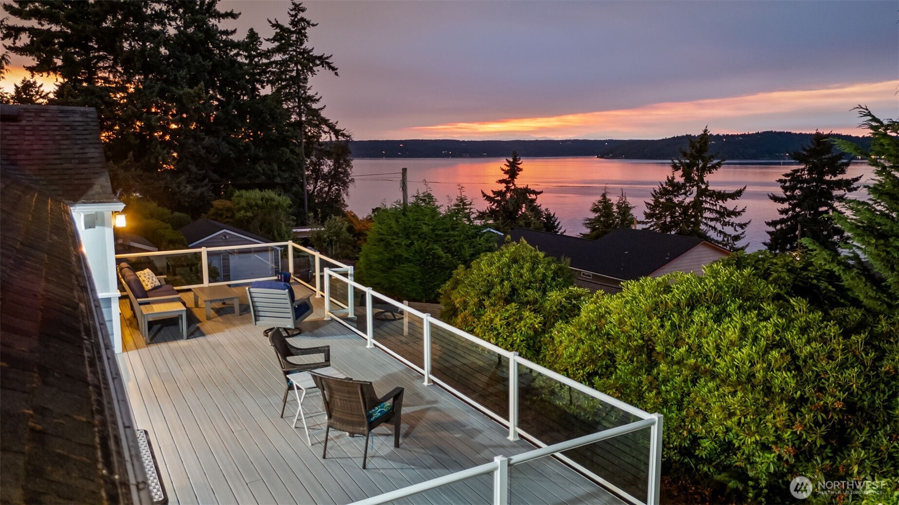 8424 East Side Drive NE