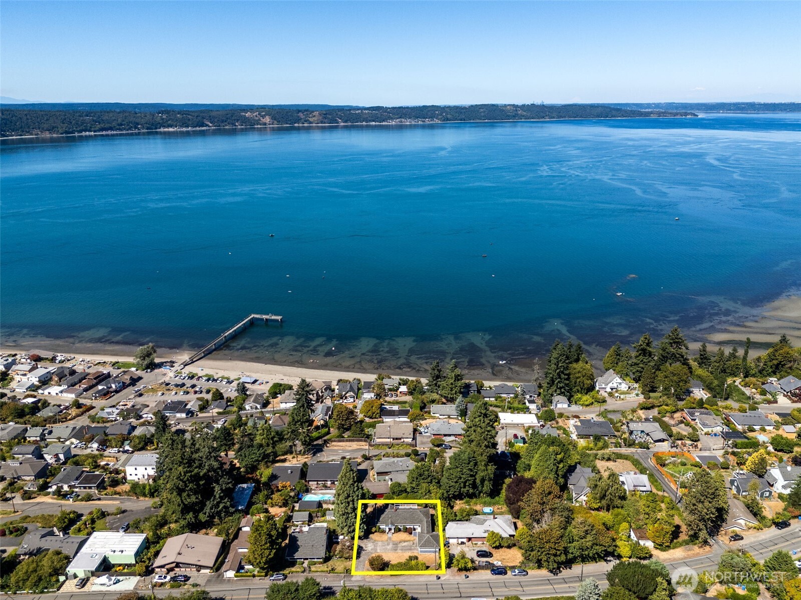 8424 East Side Drive NE