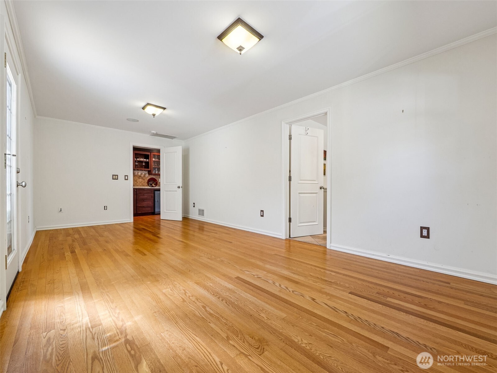 8424 East Side Drive NE