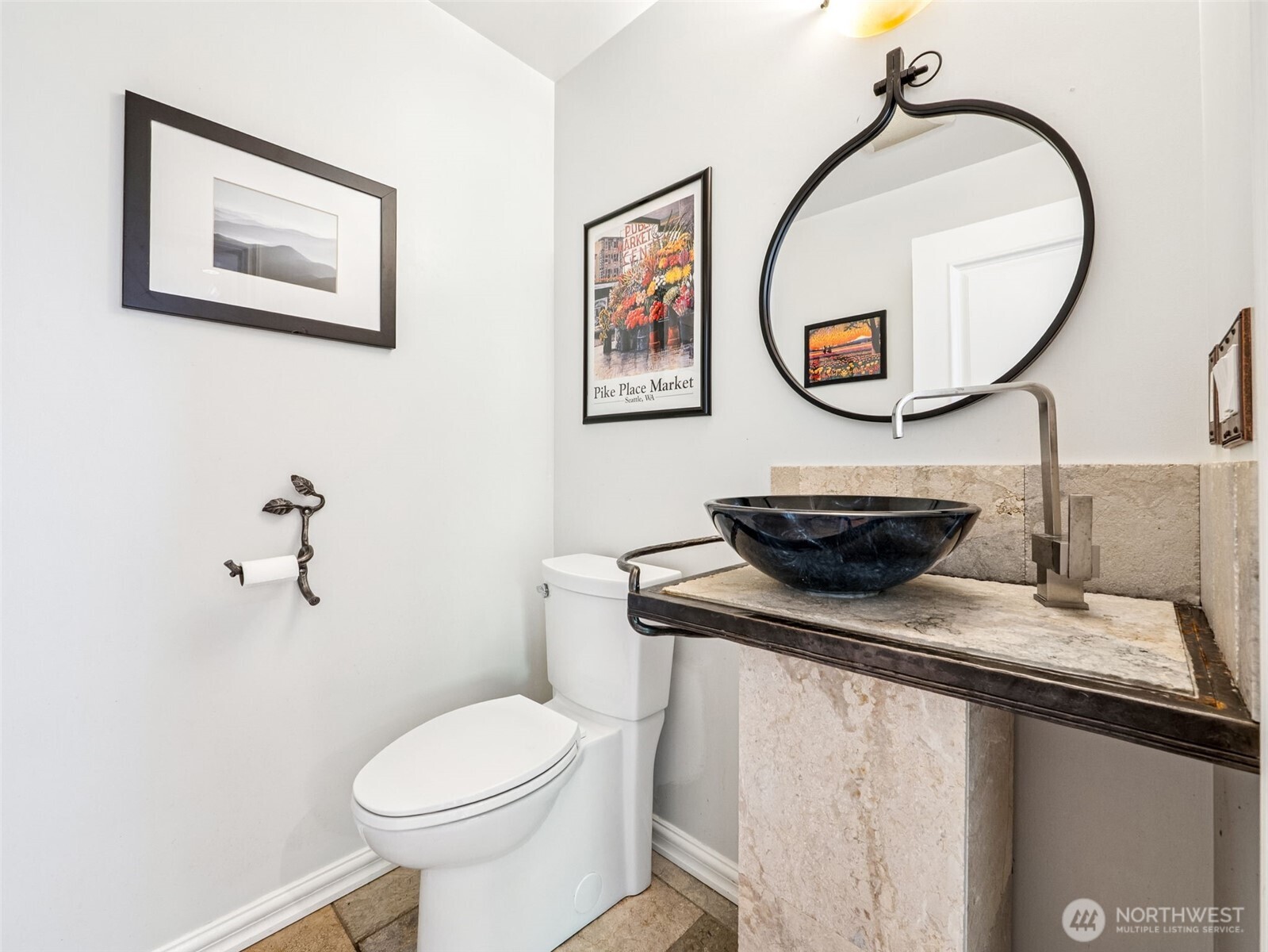 8424 East Side Drive NE