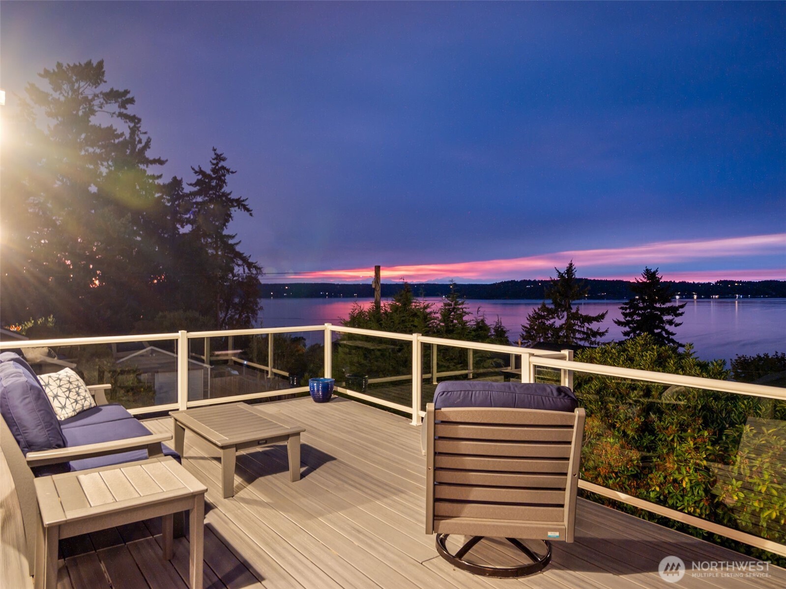 8424 East Side Drive NE