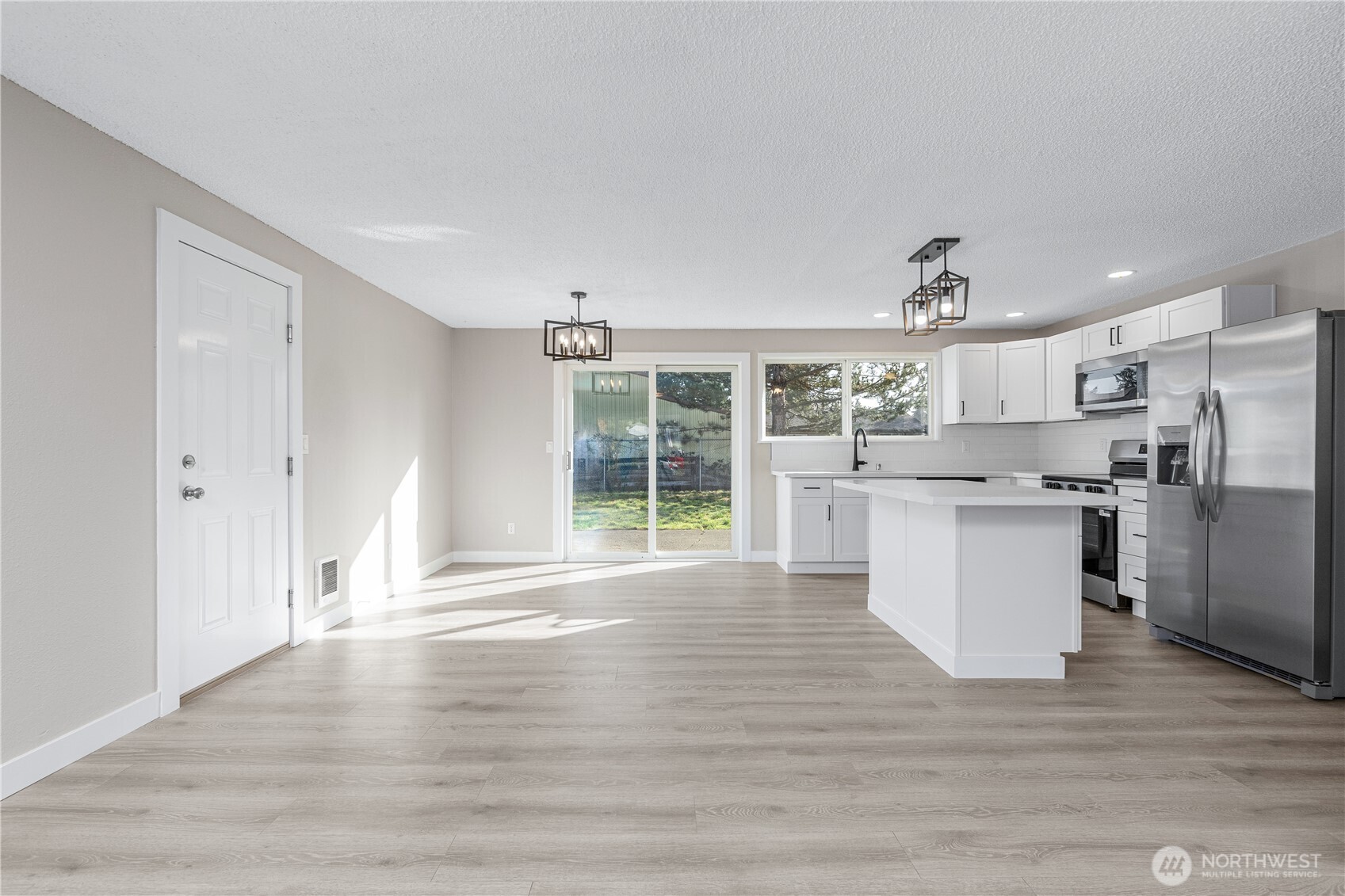 17117 5th Avenue Ct E