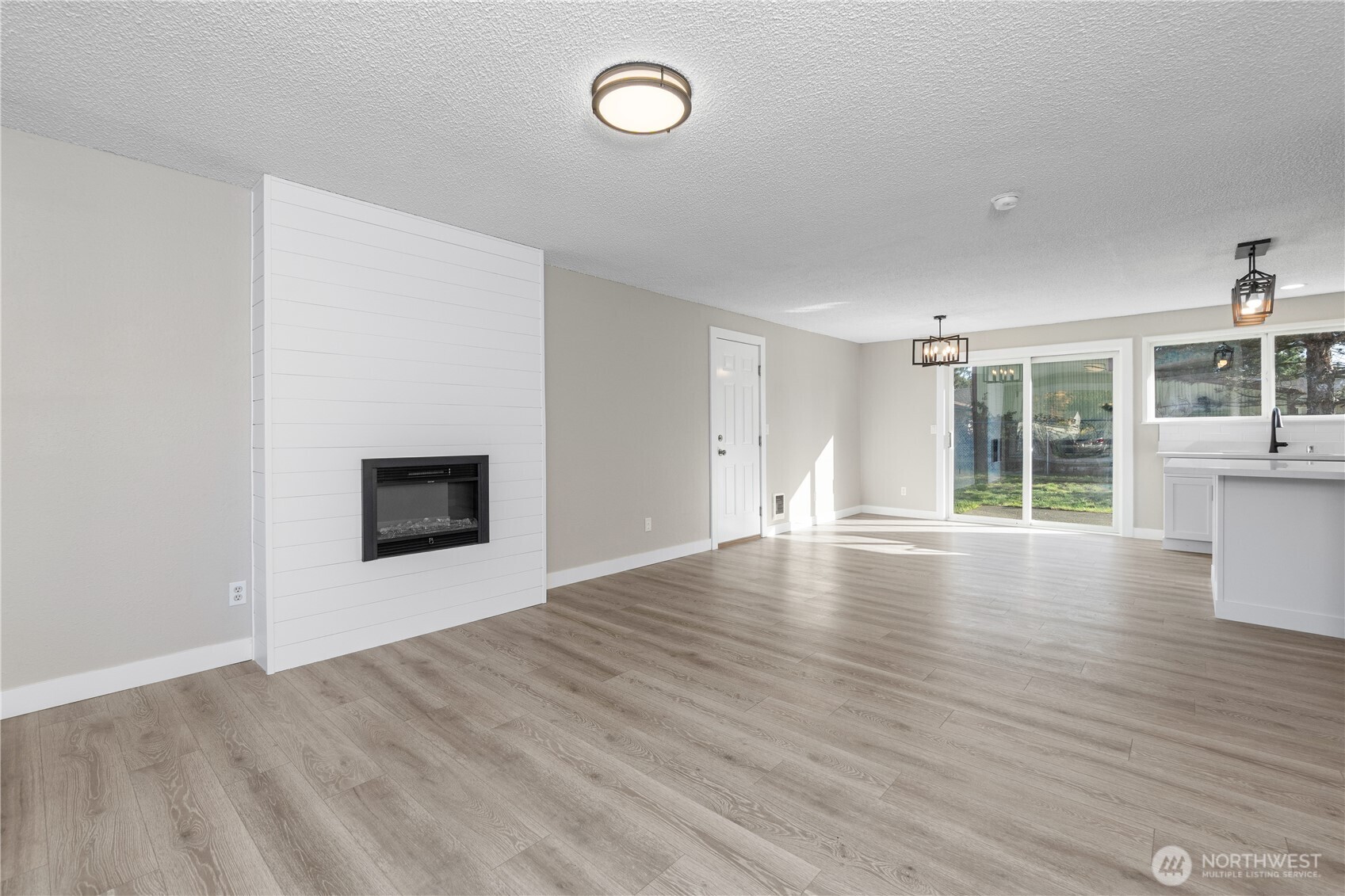 17117 5th Avenue Ct E