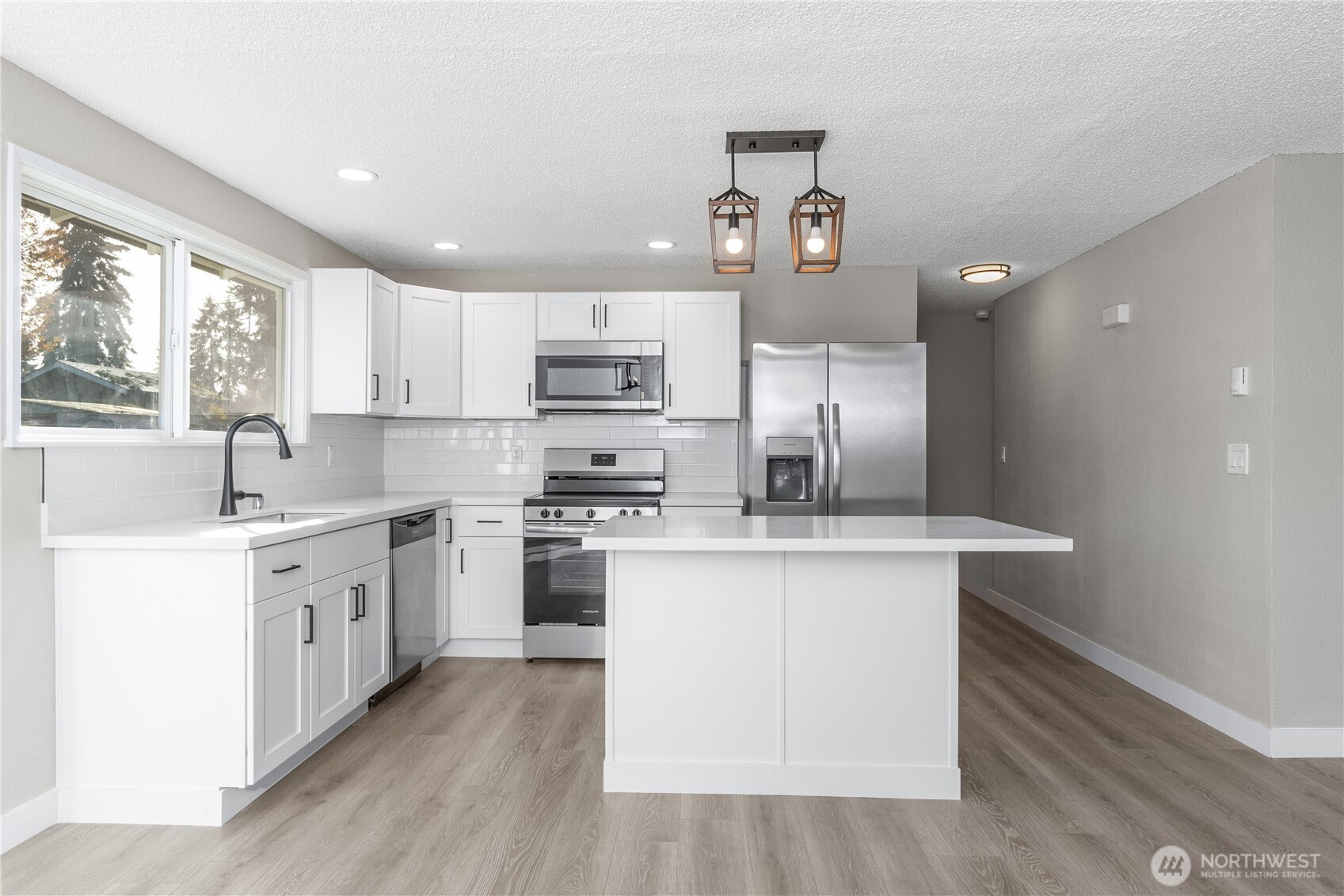 17117 5th Avenue Ct E