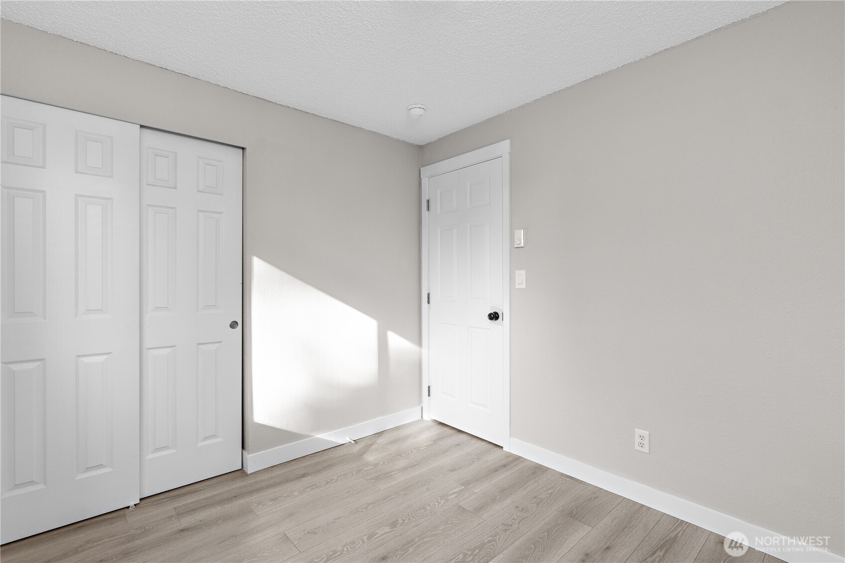 17117 5th Avenue Ct E