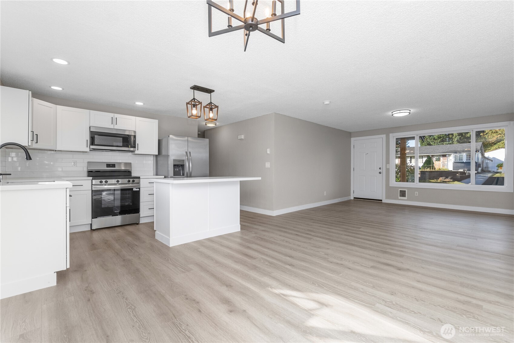 17117 5th Avenue Ct E