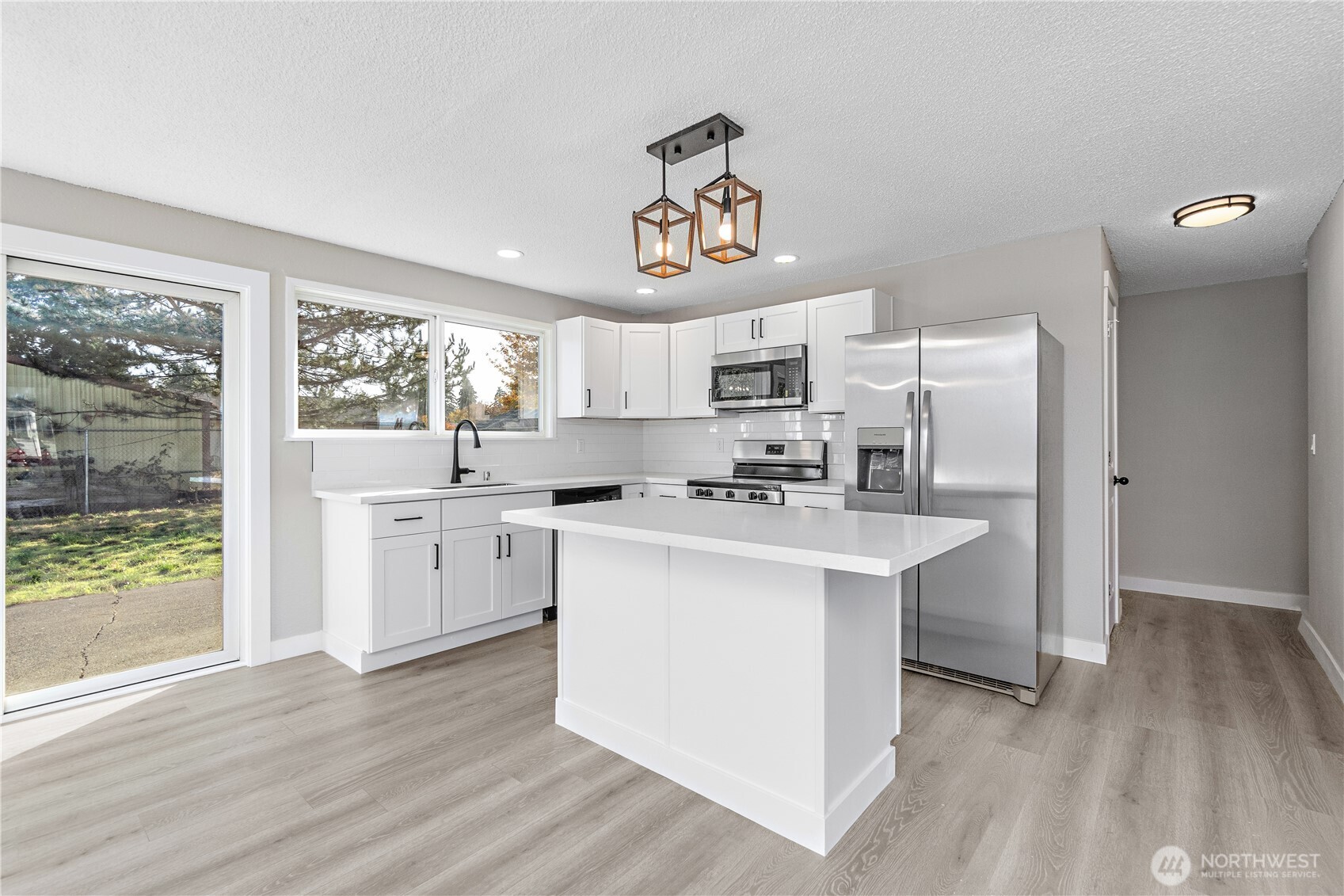 17117 5th Avenue Ct E