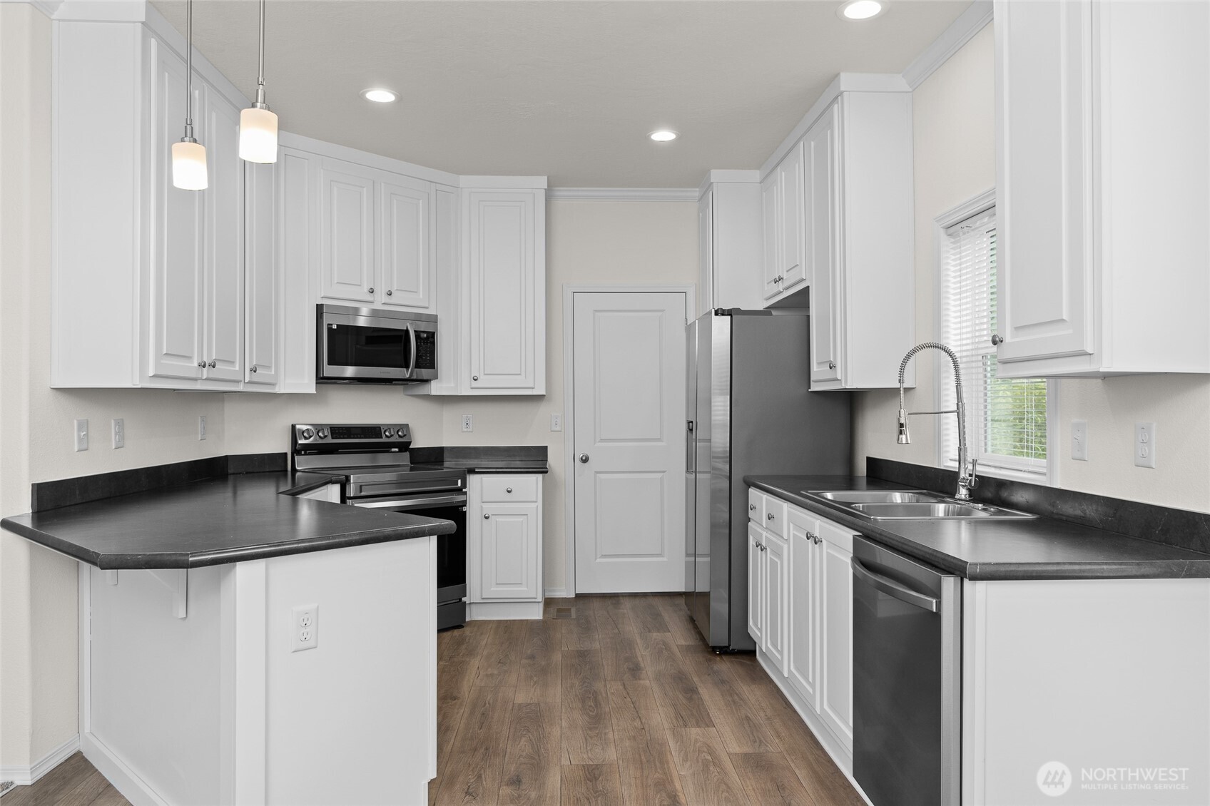 8918 Mulberry Court SE