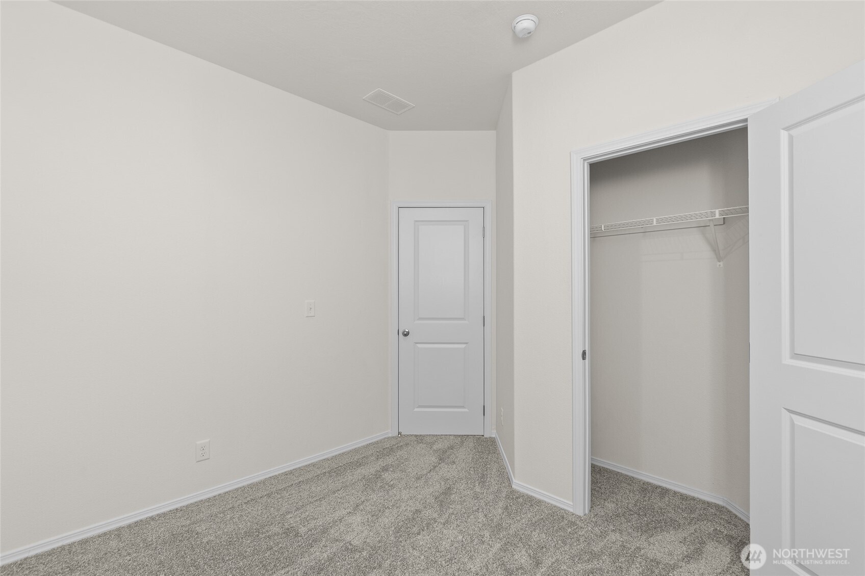 8918 Mulberry Court SE