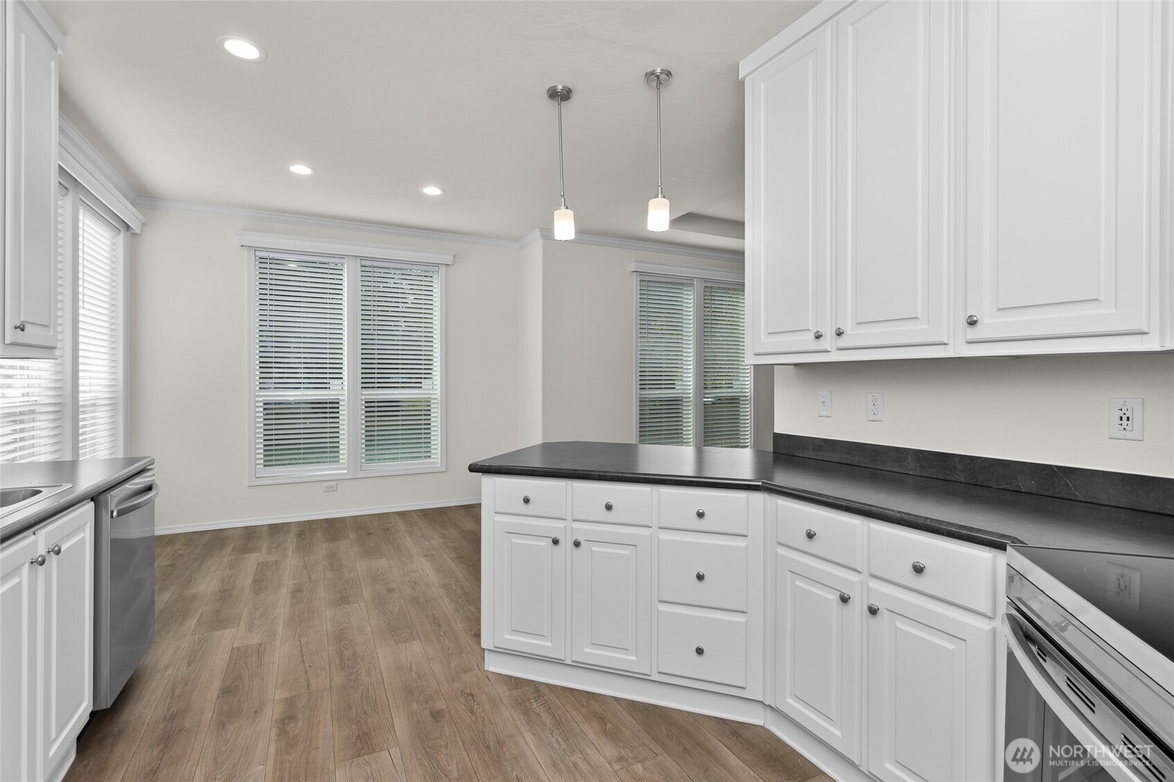 8918 Mulberry Court SE